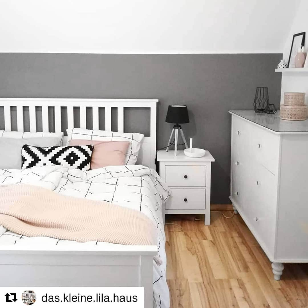 IKEA Austriaさんのインスタグラム写真 - (IKEA AustriaInstagram)「In so einem gemütlichen Schlafzimmer wie von @das.kleine.lila.haus erholt sich's während der Feiertage besonders gut. 🤗 #IKEAat #Regram // HEMNES Bettgestell, weiß gebeizt, 140x200 cm € 199,-」12月26日 18時05分 - ikeaaustria