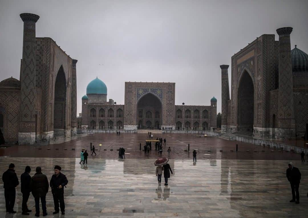 National Geographic Travelさんのインスタグラム写真 - (National Geographic TravelInstagram)「Photo by Muhammed Muheisen @mmuheisen | I captured this picture on a rainy day in Registan, the heart of the ancient city of Samarkand, Uzbekistan. It felt like I was taking a walk through history. For more photos and videos from different parts of the world, follow me @mmuheisen and @mmuheisenpublic. #muhammedmuheisen #Uzbekistan #Samarkand #Registan」12月26日 18時08分 - natgeotravel