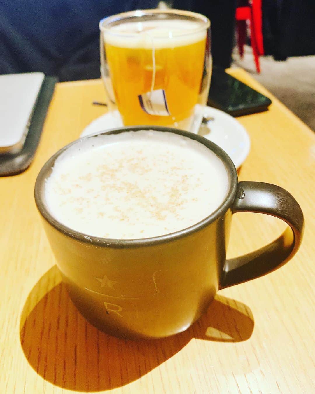 階戸瑠李さんのインスタグラム写真 - (階戸瑠李Instagram)「マネージャーさんと、忘年会の前に打ち合わせ。 可愛いスタバ☕️☺️ 年の瀬はワタワタしてるから、ちょっとほっこり💘 #コーヒー大好き」12月26日 18時12分 - ruriponta