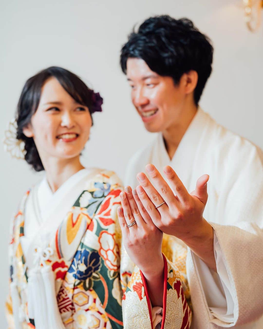 神戸セントモルガン教会さんのインスタグラム写真 - (神戸セントモルガン教会Instagram)「@kobe_st.morgan_church をフォローして、 #神戸セントモルガン教会 でお写真を投稿してくださいね* . 指輪を見せるおふたりの笑顔は 何よりも輝き、素敵な思い出に華を添えます。 一生記憶に残るようなお写真を残しませんか？* ------------------- . ▽予約はTOPのリンクから❁ お問い合わせはDMに** >>>@kobe_st.morgan_church . ------------------- #結婚式 #ウェディング  #神戸花嫁 #神戸プレ花嫁  #関西花嫁 #神戸花嫁会 #神戸セントモルガン教会  #セントモルガン教会  #神戸結婚式 #KOBE #式場迷子 #ブライダルフェア #TAGAYA #weddingtbt #Dressy花嫁 #marryxoxo #ウェディングニュース #和装 #色打掛 #和装コーデ #和装ウェディング #和装前撮り #和装アイテム #花嫁コーデ #和装ヘア #指輪 #前撮りポーズ」12月26日 9時47分 - kobe_st.morgan_church