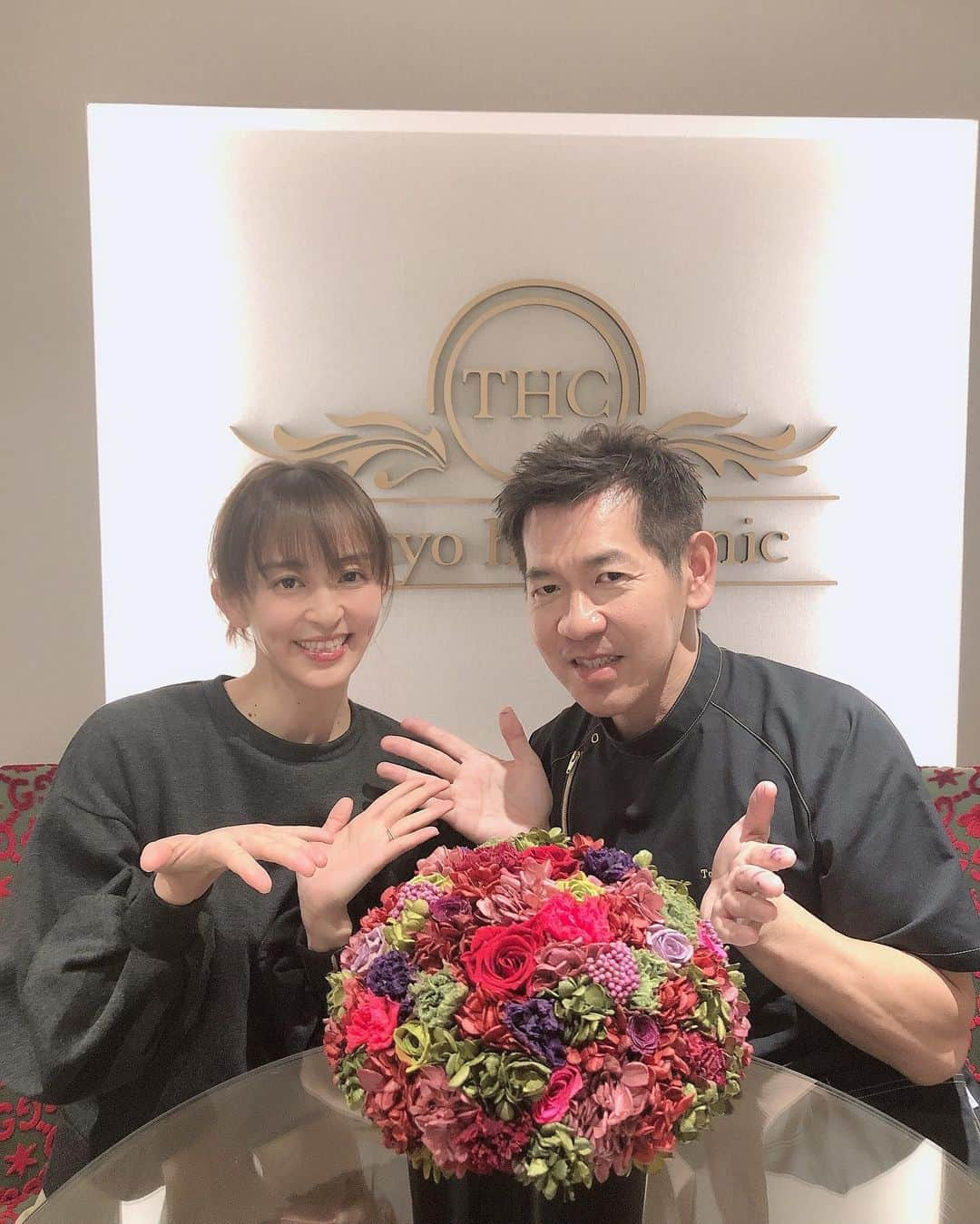 田中理恵さんのインスタグラム写真 - (田中理恵Instagram)「@tokyo_hills_clinic  お肌の疲れも汚れも今年のうちに落としておきました‼︎ ピーリング、美肌トリートメント。 毎回お肌が生き返ってプルプルになります😊❤️ 先生はいつもテンション高くてパワーをもらいます😁😆🎄2019年お世話になりました！」12月26日 9時55分 - riiiiiie611