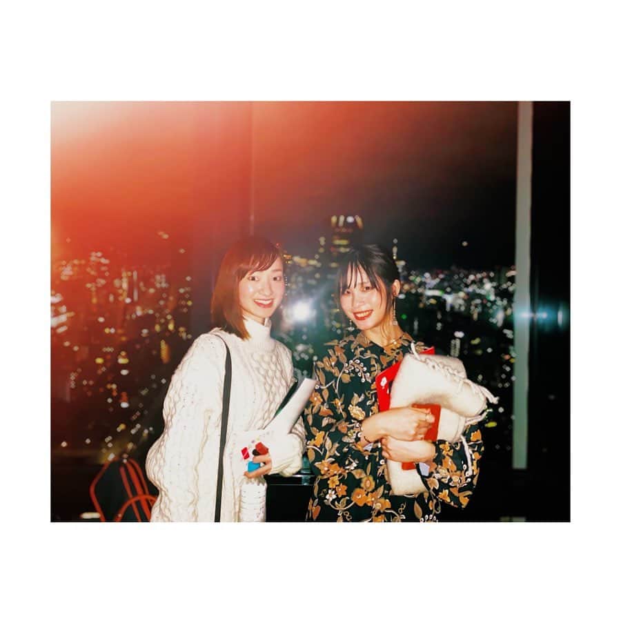 神田莉緒香さんのインスタグラム写真 - (神田莉緒香Instagram)「--- 2019.12.24 東京タワーにて。 . ラジオ・チャリティ・ミュージックソンの 東京タワースペシャルステージのライブ。 いつかミュージックソンにしっかりと 関われたらいいなと思っていましたが こんな素敵な機会をいただけて本当に感謝です。 集まってくださったみなさまの イブの思い出になっていたらなにより。。 . 番組のゲストにお呼びしていた慶ちゃんとの セッションも一緒に楽しんで頂けて プラスでうれしい！ また何か一緒にできたらいいな。 リリースもおめでとう！！ . . #ニッポン放送 #ラジオ・チャリティ・ミュージックソン #東京タワー #keitake #竹渕慶 #kandari #神田莉緒香琴音」12月26日 9時55分 - riokanda_ri