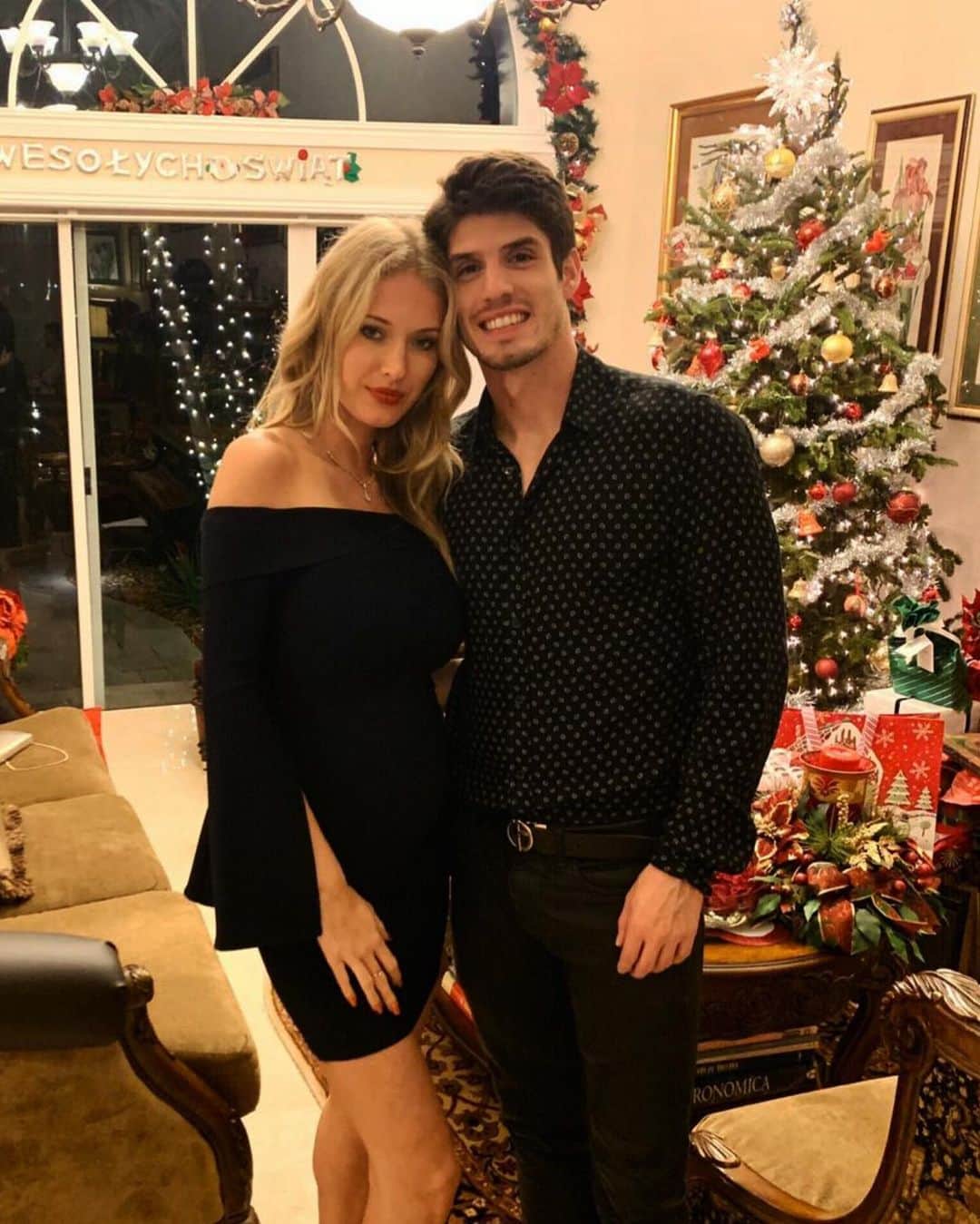 グスタヴォ・ルーカス・ドミンゲス・ピアソンのインスタグラム：「Happy Christmas everyone many Blessings in your lives and your families ❤️🎄」