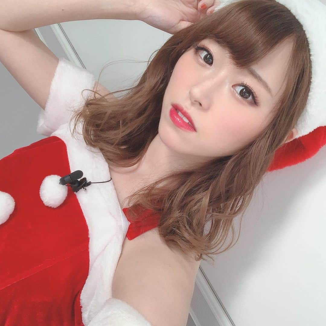 花奈澪さんのインスタグラム写真 - (花奈澪Instagram)「2019クリスマス🎄 タガタメファンキル生放送や 冒険者たちのホテルの楽屋で写真撮ったり。  クリスマスディナーは六本木の居酒屋で。 クリぼっちなキャスト数人と。 微塵もクリスマスを感じず終了しました。  冒険者たちのホテル千秋楽いってきます！ #冒険者たちのホテル #FgG生放送 #タガタメ #タガステ」12月26日 10時27分 - namio_dao