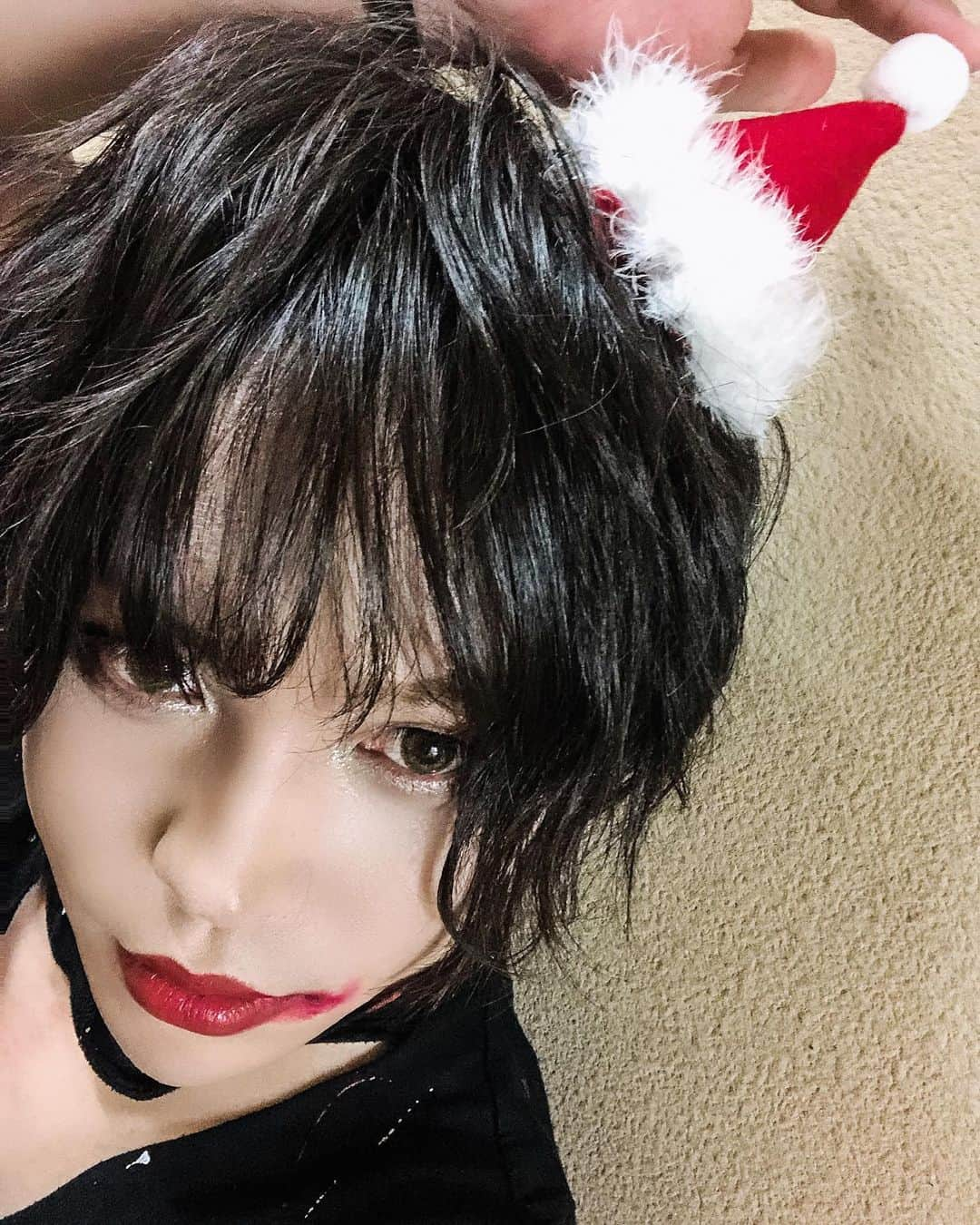 冬摩のインスタグラム：「2019 MerryXmas🎅🎁🎄🎉」