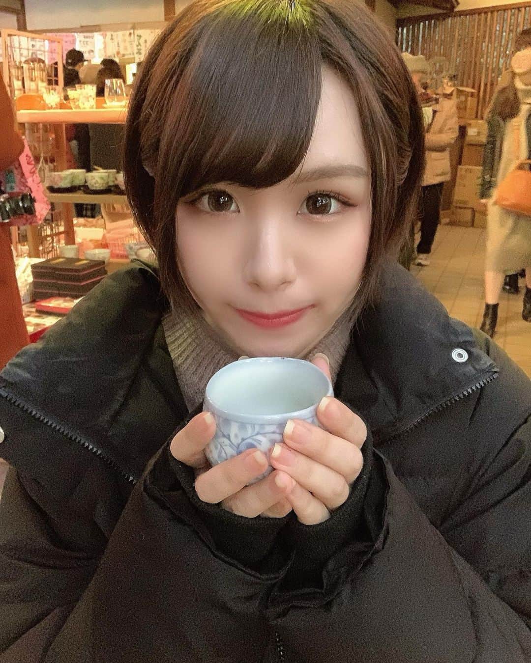 のインスタグラム：「↩︎ . いつかの休憩タイム☺️🍵 . . . サボっててごめんなさい(´･ω･`) . . . #イチナナ#イチナナ公式ライバー  #イチナナ公認ライバー#自由人 #サロモ #iggood#igfollowing #likeme#followme」