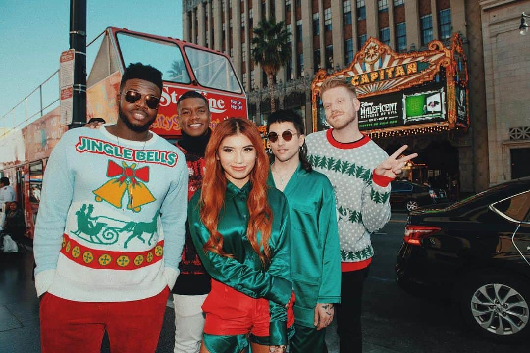 ペンタトニックスさんのインスタグラム写真 - (ペンタトニックスInstagram)「We hope everyone had a Merry Christmas! ❤️ #12DaysofAPTXmas #TheBestofPTXChristmas」12月26日 11時25分 - ptxofficial