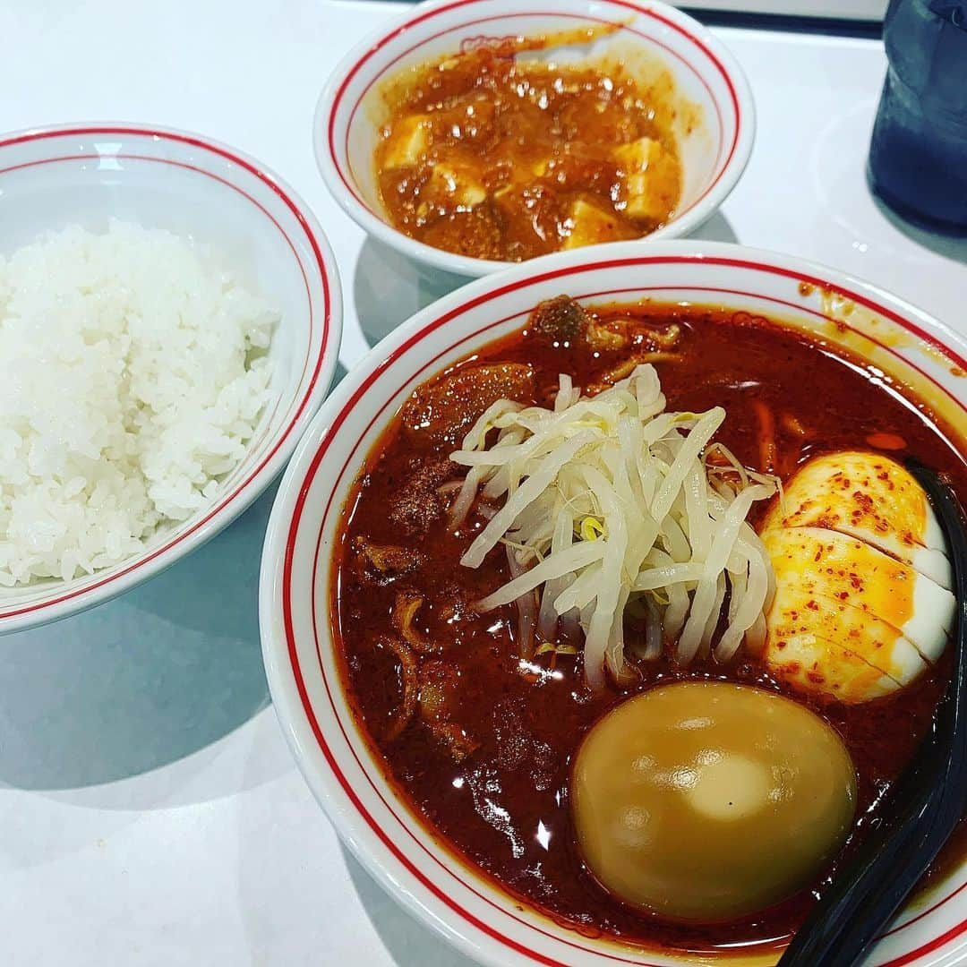 SATOKOさんのインスタグラム写真 - (SATOKOInstagram)「昨日本当は食べたかったんだけどお財布なくて今日になった(*´Д｀*) 普通か2倍がすき。 #北極ラーメン #レディースセット #すぺちょう」12月26日 11時38分 - fc_satoko