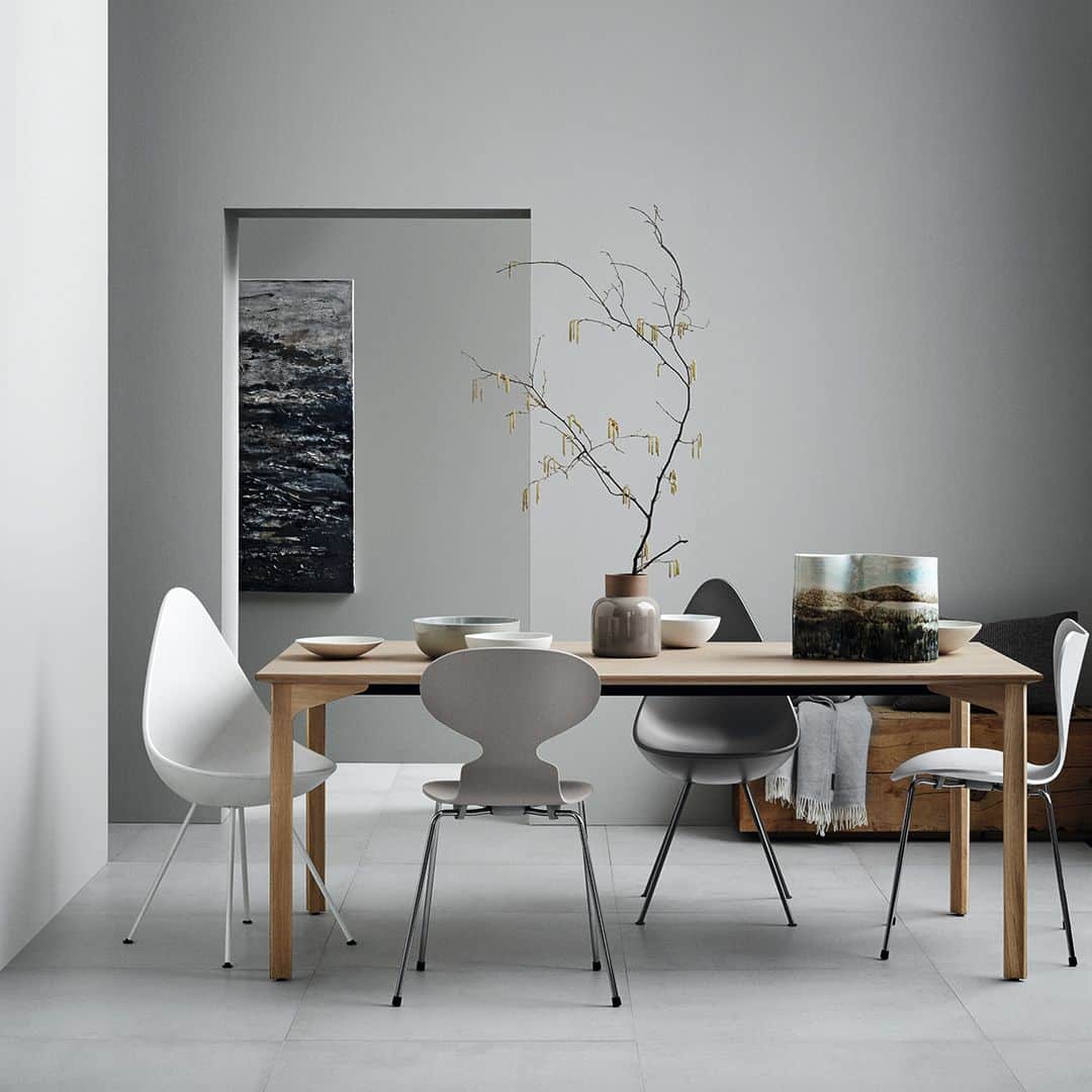 のインスタグラム：「タイムレスな名作家具を数多く展開する北欧デンマークのブランド「FRITZ HANSEN」のお取扱いを開始いたしました。 ・ ・ FRITZ HANSEN 商品一覧：https://flymee.jp/brand-shop/fritzhansen/ ・ ・ #FLYMEe#fritzhansen#arnejacobsen#nordicminimalism#scandinavianinterior#skandinaviskehjem#heminredningsdetaljer#inredare#interiørmagasinet#mittnordiskehjem #フライミー#フリッツハンセン#名作家具#デザイナーズ家具#北欧家具#北欧インテリア#スカンジナビア#ヒュッゲ#アルネヤコブセン#住宅設備#設計事務所#マイホーム計画#マイホーム計画中#マンションインテリア#リノベーション#マンションリノベ#リフォーム#インテリア#インテリアコーディネート#インテリアデザイン」