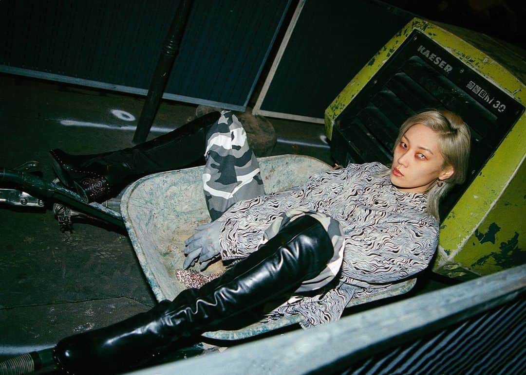 倉岡晋也のインスタグラム：「New work ✔︎ Styled by me @contributormagazine Love @wolfnana @jidark241 @natsukimua @hikageyumiko @__cemcinar__」