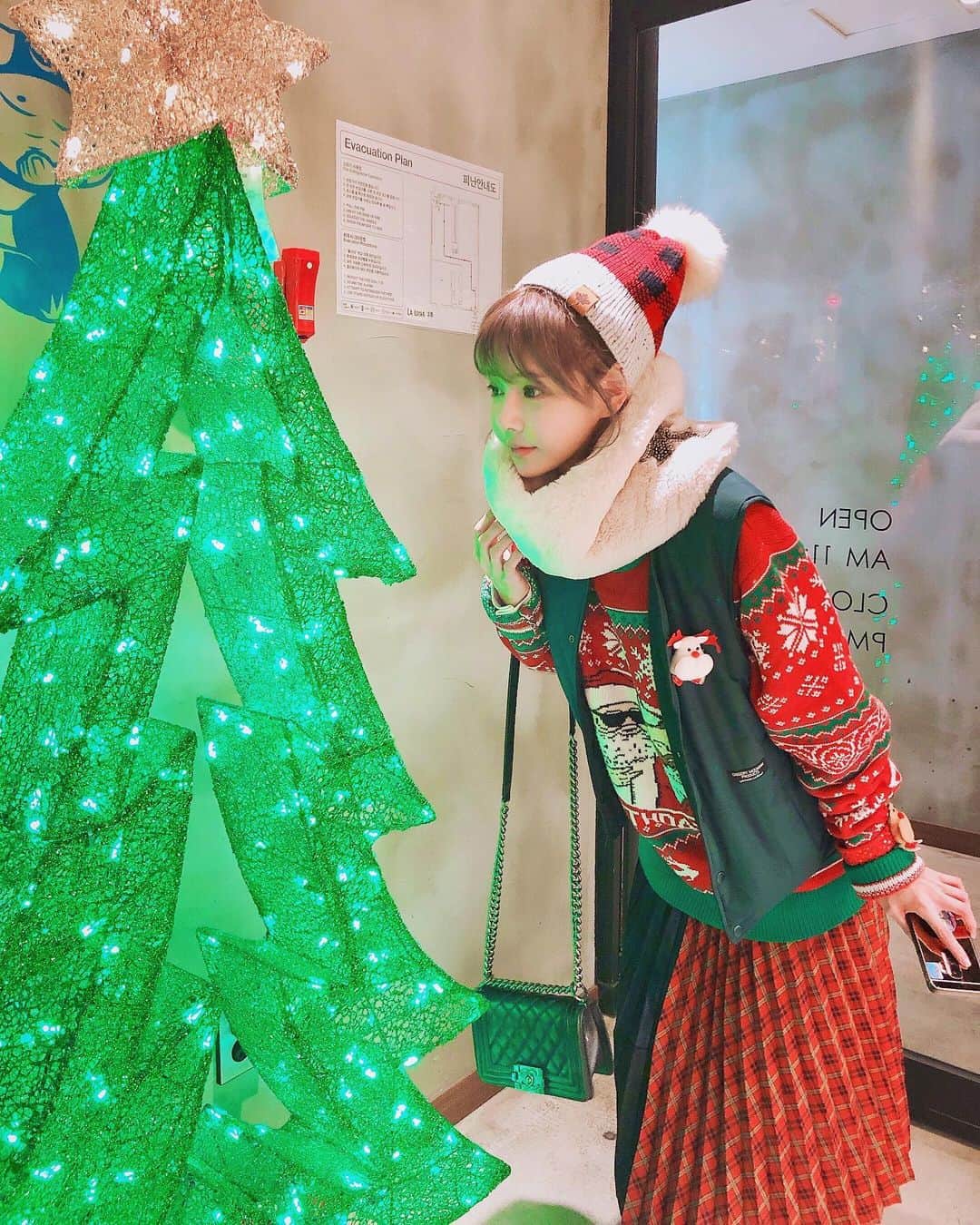 Han Ga Eunさんのインスタグラム写真 - (Han Ga EunInstagram)「2019 #크리스마스  @jjuya2004 언니랑  데이트 💕 지금은 숙취상태 ㅎ ㅎ  #성탄무사히마침」12月26日 12時54分 - gaeungbebe