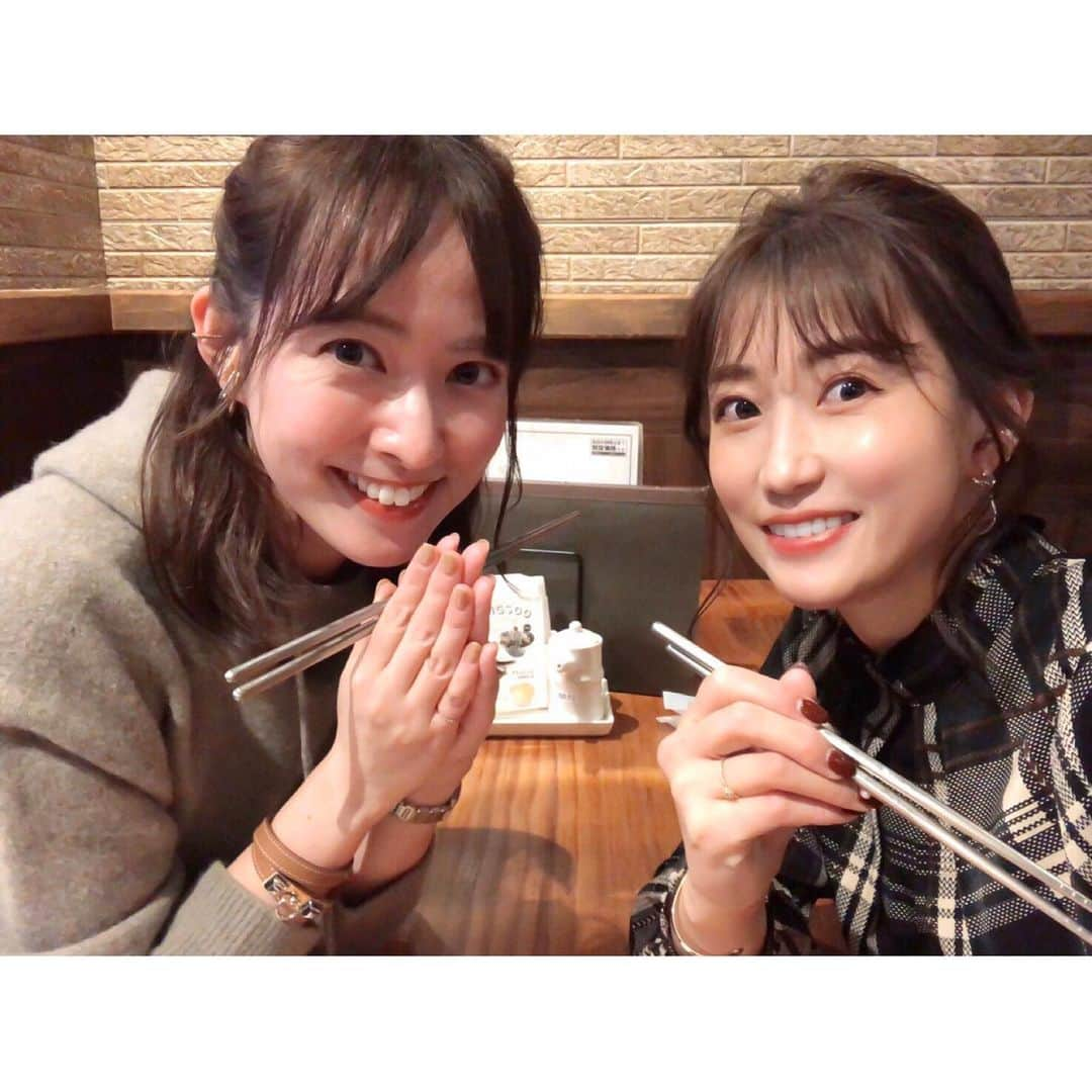 津田麻莉奈さんのインスタグラム写真 - (津田麻莉奈Instagram)「Christmas Eveの夜は、 女子3人で美味しいものを食べました😋 辛くて美味しいものを食べたい欲が高まっていたので、 本当に大満足！！！👏 ⁑ 2軒目ハシゴして、ハイボールをたらふく飲みました✨ 3人の集合写真はだいぶ全員酔ってる感があったので 自重します😂😂😂しかし楽しかったー❣️ ⁑ ⁑ #chrismas #クリスマス #女子会 #たのしかった #スンドゥブ鍋 #美味しかった #辛さ増しで #青唐辛子投入　 #辛うま #まりなる #津田麻莉奈」12月26日 13時10分 - tsudamarinal