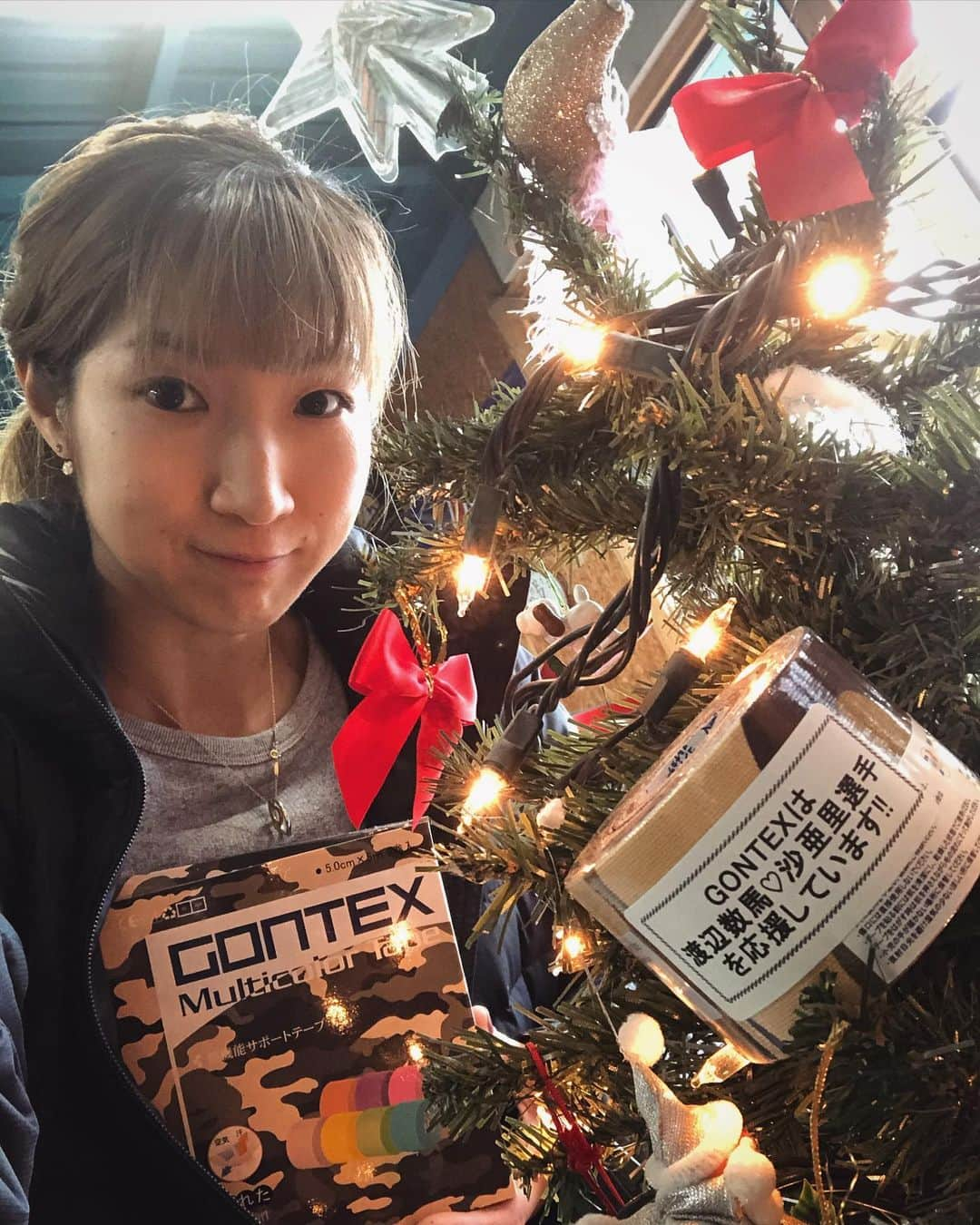 渡辺沙亜里さんのインスタグラム写真 - (渡辺沙亜里Instagram)「サポートしていただいている @gontexofficial さんから大量のgontexテープが届きました✨ いつもありがとうございます。 手首が弱い私には必需品なのでとても助かってます^_^お気に入りは迷彩♪ 今日もgontexと登ります╰(*´︶`*)╯ #gontex #gontexテープ」12月26日 13時10分 - saari_watanabe