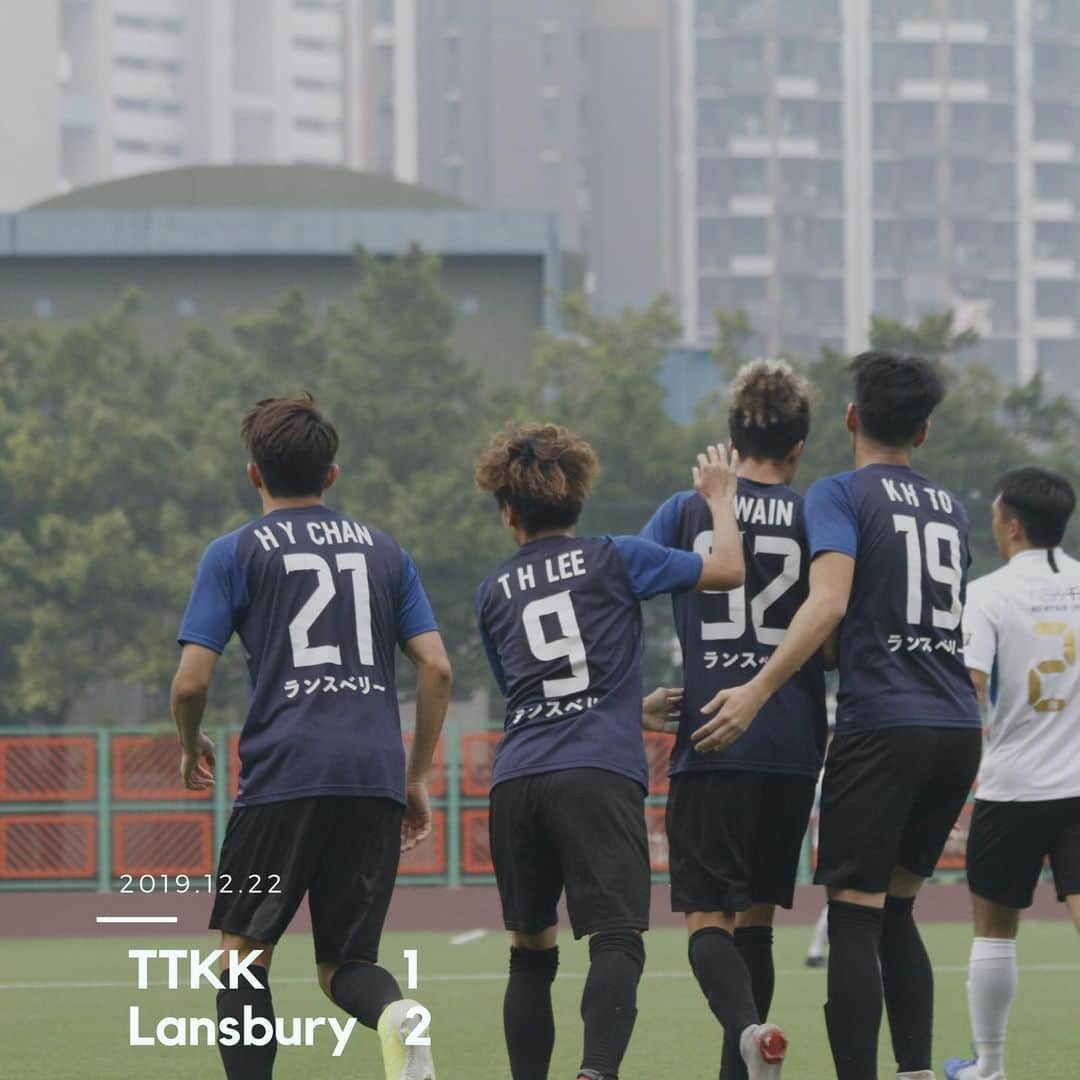 のインスタグラム：「香港滞在記#142 "God doesn't require us to succeed, he only requires that you try." -Mother Teresa ここ6戦5勝1分け。 まだまだ課題が山積みだが、少しずつ前に進んでいるのは間違いない。  #香港滞在記#香港#香港3部 #サッカー#監督#監督ライフ #hongkong#hk#lansbury#hkpl #headcoach#puma#pumahk」