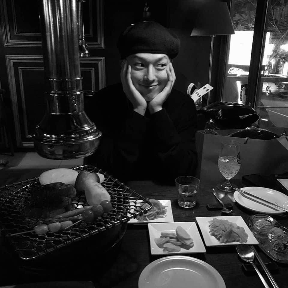 チャン・ギヨンさんのインスタグラム写真 - (チャン・ギヨンInstagram)「. 늦었지만 Merry Christmas🎄💫」12月26日 14時04分 - juanxkui