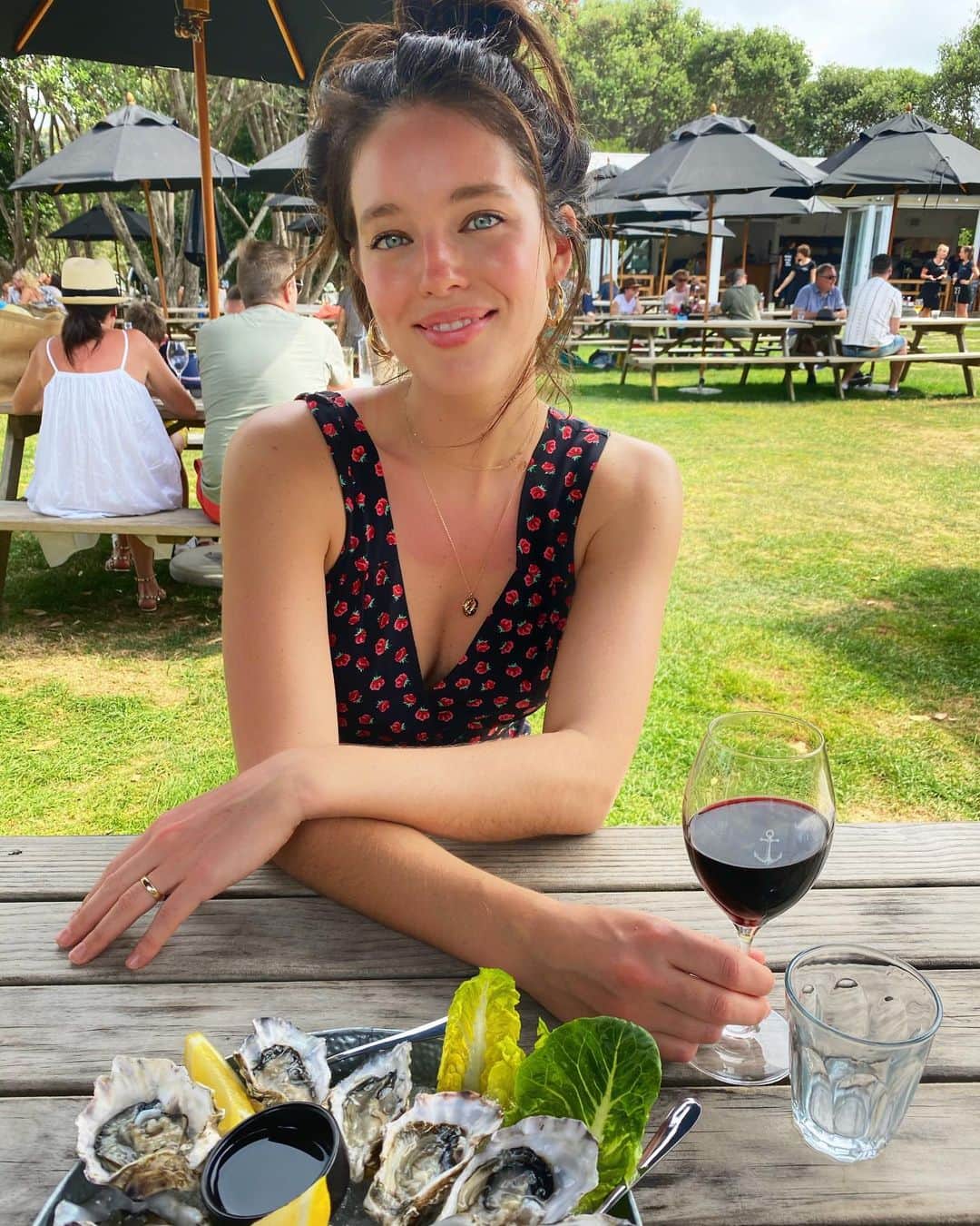 エミリー・DiDonatoのインスタグラム：「Merry Christmas from New Zealand ❤️🎄」