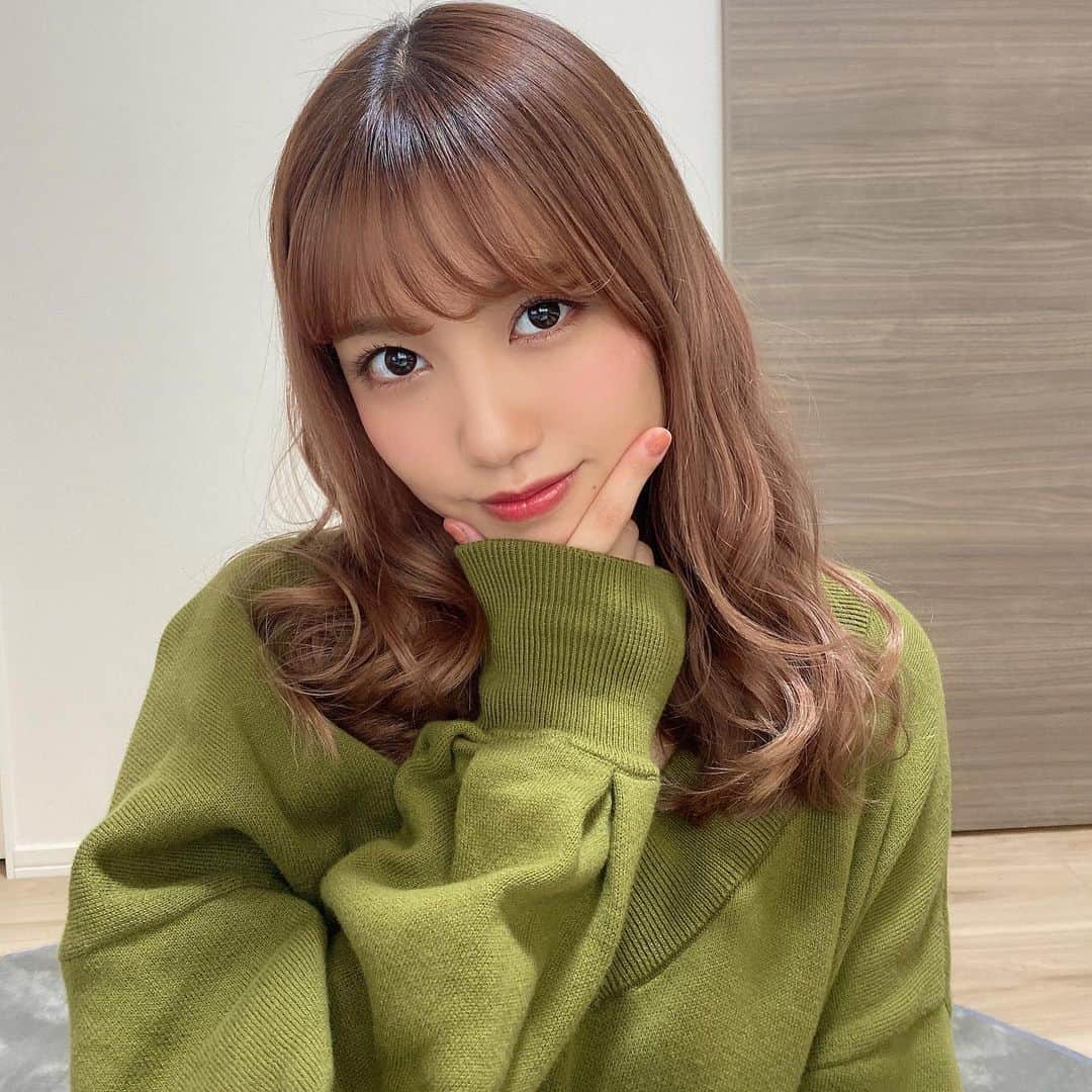 加藤玲奈のインスタグラム：「ヘアメイク配信しました💄 詳しくはアーカイブに残っているので是非見てね👀 アイシャドウだけここで紹介します✨」