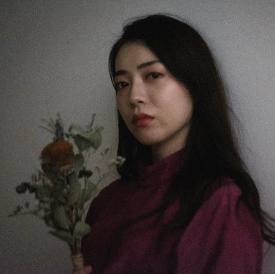 冨岡瑞希さんのインスタグラム写真 - (冨岡瑞希Instagram)「. . 💐 . . photo by @onakamanzoku . . #portrait #portraitphotography #flower #dryflower」12月26日 14時43分 - m.t_gram