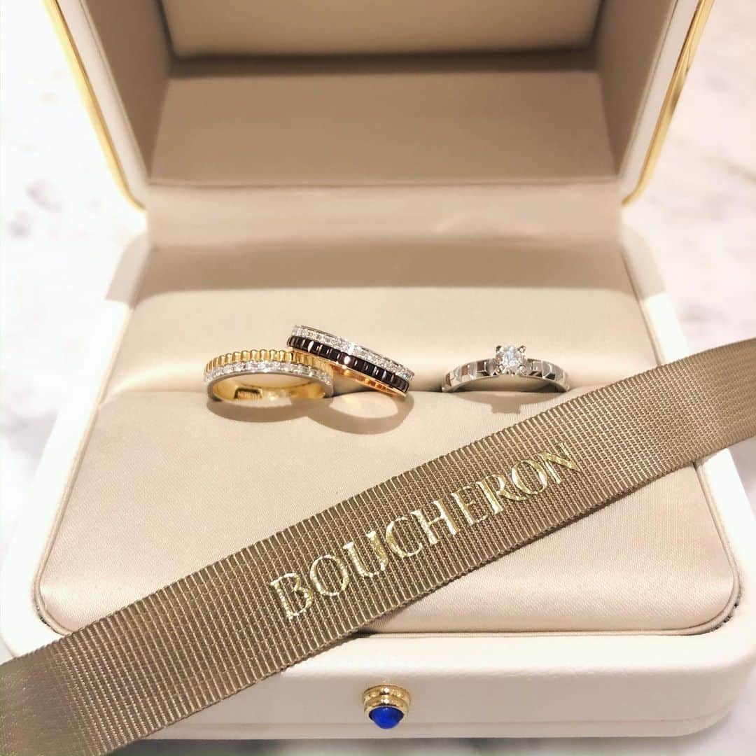 bijouxthreecさんのインスタグラム写真 - (bijouxthreecInstagram)「【BOUCHERON】 BOUCHERONの代表的なデザイン、キャトル。キャトルクラシックとキャトルラディアントは、それぞれのデザインをしっかり主張しながらも、ご婚約指輪との相性が抜群です😊✨ . #ブシュロン  #boucheron  #ブシュロンリング #boucheronring  #ブシュロンキャトル  #boucheronquatre  #キャトルクラシック  #キャトルラディアント  #マリッジリング  #marriagering  #engagementring  #結婚指輪 #婚約指輪  #プレ花嫁  #新潟 #古町  #ビジュースリーク  #ビジュースリークブライダル  #bijouxthreec  #bijouxthreecbridal  #クラッシュアンドカンパニー」12月26日 16時05分 - bijouxthreec