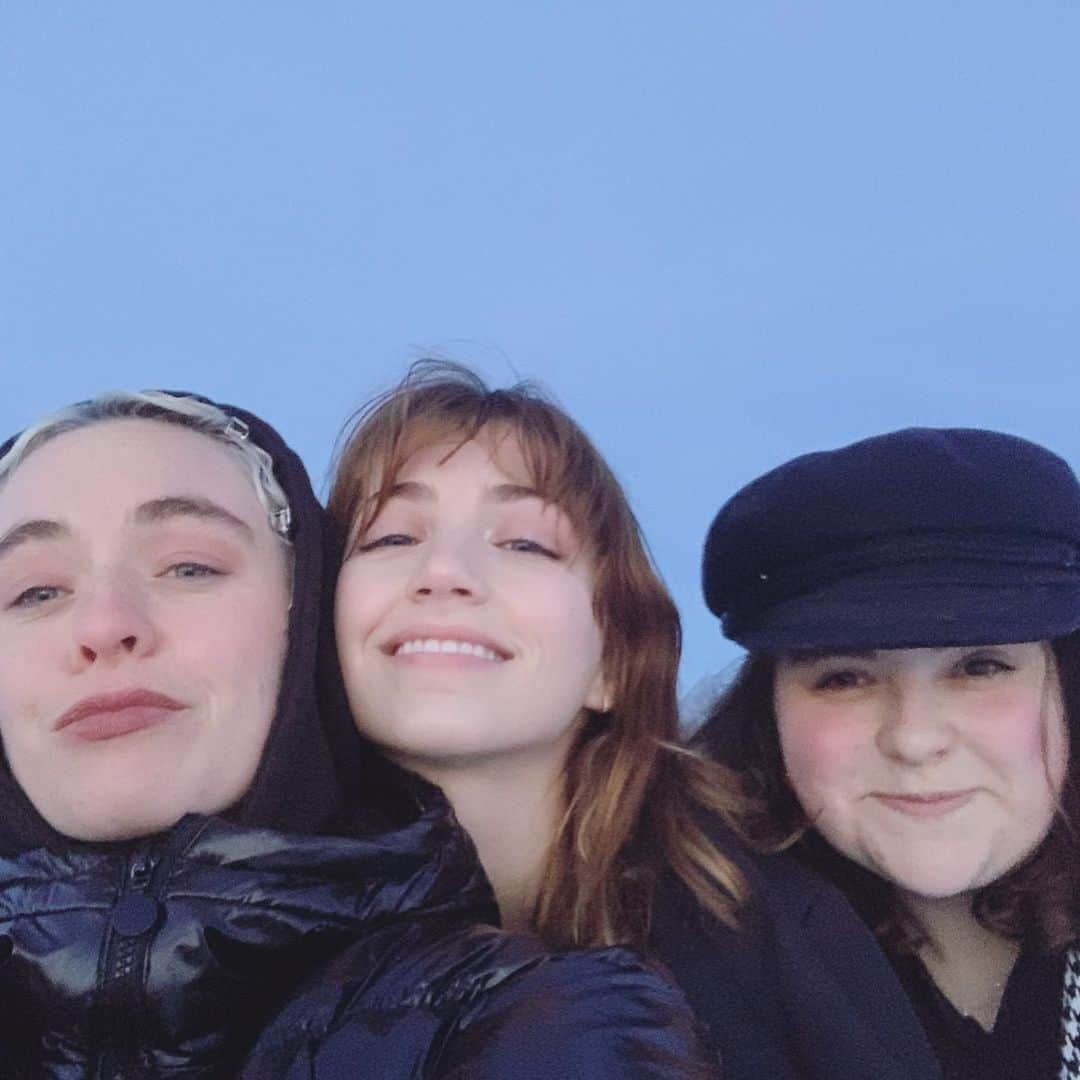 エミリー・ラッドのインスタグラム：「sons/wives」