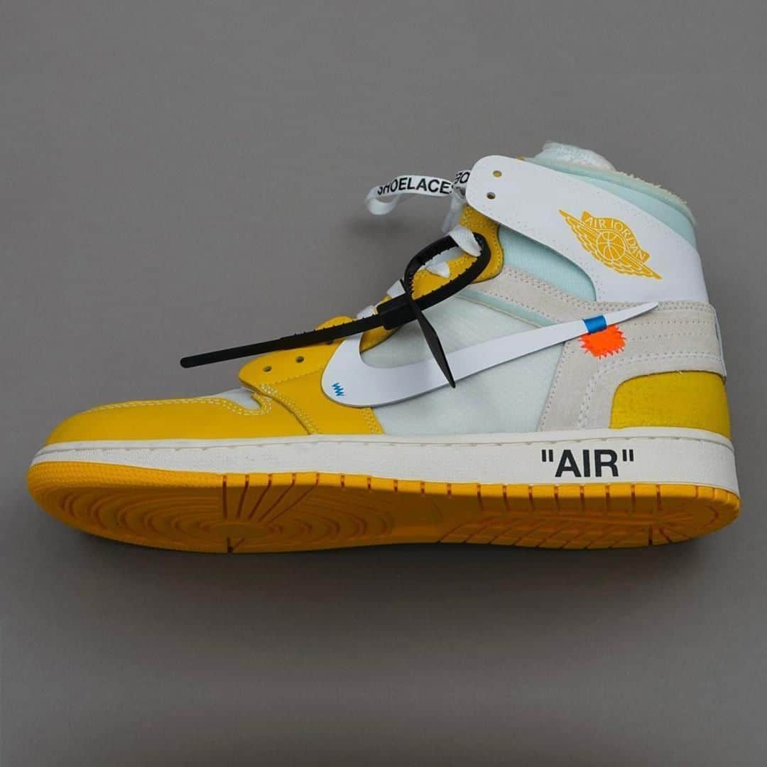 HYPEBEASTさんのインスタグラム写真 - (HYPEBEASTInstagram)「@hypebeastkicks: After being unveiled at @virgilabloh‘s “Figures of Speech” exhibition at the MCA Chicago, we are now learning that the Off-White™ x Air Jordan 1 “Canary Yellow” is rumored for a release. Rumors come after a closer look at the black zip-tie tag attached to the shoes, which notes the year “2020.” Stay tuned as more info releases.⁠ Photo:  MCA Chicago」12月27日 4時00分 - hypebeast