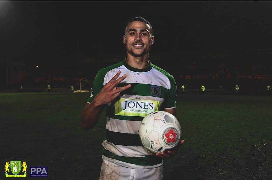 コートニー・ダフスのインスタグラム：「⚽️⚽️⚽️ first career hat trick! What a result to go with it after a great Christmas with my loved ones! @ytfcofficial」