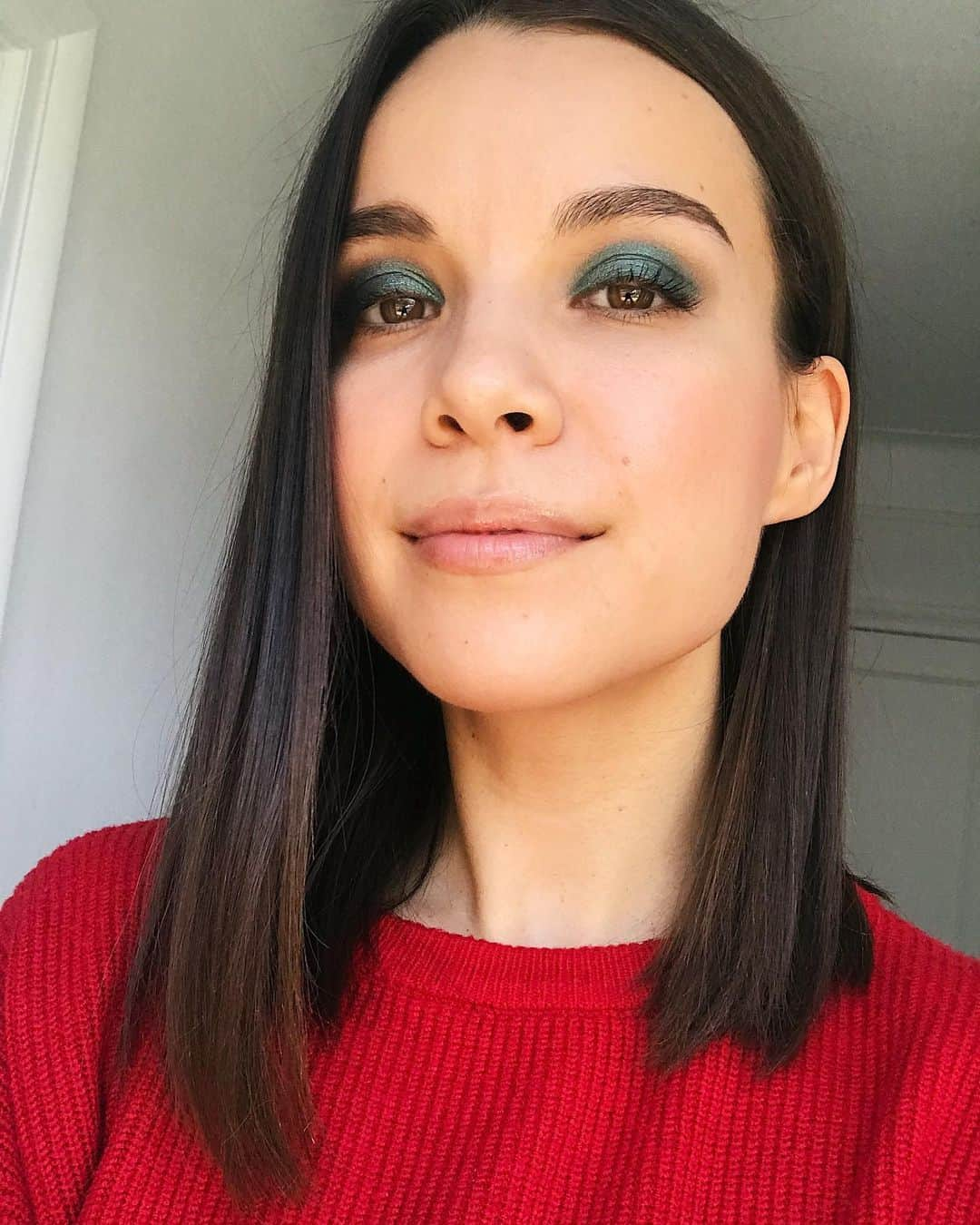 イングリッド・ニールセンさんのインスタグラム写真 - (イングリッド・ニールセンInstagram)「I think 2020 might be my year of bold eyeshadow choices. I AM READY! 😏🎨」12月27日 3時16分 - ingridnilsen