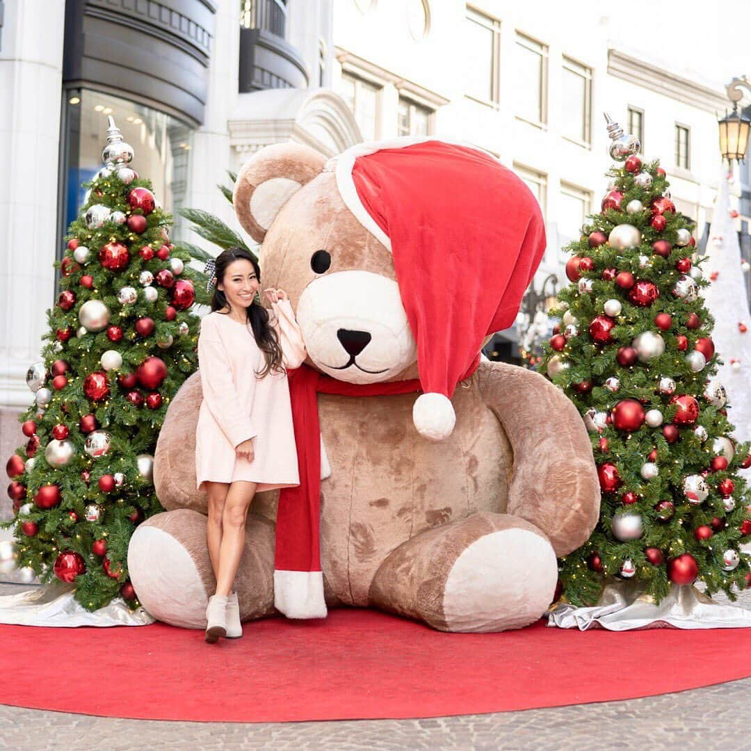 春名愛海さんのインスタグラム写真 - (春名愛海Instagram)「Hope you had an amazing Christmas with your family 🧸❤️ . 今年もあと僅か。みなさまよいお年を🥰㊗️ . . 📸 @chrisfuphoto . . . #2019 #christmas #happyholidays #hannukah #teddybear #merrychristmas #japanese #japan #japanesemodel #winterfashion #冬服コーデ #冬服 #ニットワンピ #ニットワンピース #pink #ピンクコーデ #クリスマス #冬コーデ #冬至快樂 #年末 #男の子ママ #海外生活 #アメリカ生活 #バイリンガル #英語の勉強垢」12月27日 3時50分 - amiharuna