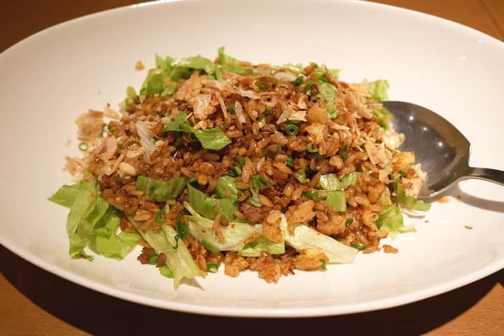 福岡グルメ 福岡ランチ「デビログ」さんのインスタグラム写真 - (福岡グルメ 福岡ランチ「デビログ」Instagram)「須崎町にある中華料理の名店『星期菜』に伺った。 前回はコース料理だったが、今回はアラカルトにしてみた。 やっぱりここは何を食べても美味いので間違いないよ😋👌 詳細はデビログの過去記事を参考にしてください。 ここの場所では年末までの営業と聞いていたが、しばらく延期になったようだ。これは嬉しいお知らせやね👍 オーナーシェフの谷口さん！ご馳走様でした。来年も宜しくお願いします🙇🏻‍♂️ 年末は28日まで、年始は6日からの営業です。 . メニュー、他pic、内観などは「デビログ」に掲載しています。 サイトを見る場合はブラウザで「デビログ」で検索👉 . #星期菜 （セイケイツァイ） #福岡市博多区須崎町 4-19 092-282-6688 11:30～14:00 17:30～22:00 22:00～1:30 要予約 日曜日定休 . ♦️福岡グルメ 福岡ランチを検索できるブログ は「デビログ」で検索👉 ♦️マニアックな情報や本当に美味しいお店情報なら「もっとデビログ」で検索👉 . #須崎グルメ #須崎ランチ #福岡中華 #福岡中華料理 #福岡 #博多 #fukuokapics #fukuoka #fukuokacity #hakata #fukuokarestaurant #fukuokagourmet #IGersJP #ig_japan #福岡レストラン #福岡飲食店 #福岡グルメ #福岡ランチ #福岡ごはん #福岡ご飯 #食べログ福岡 #福岡飯 #福岡食べ歩き #インスタグルメ」12月26日 18時55分 - devi_takahashi