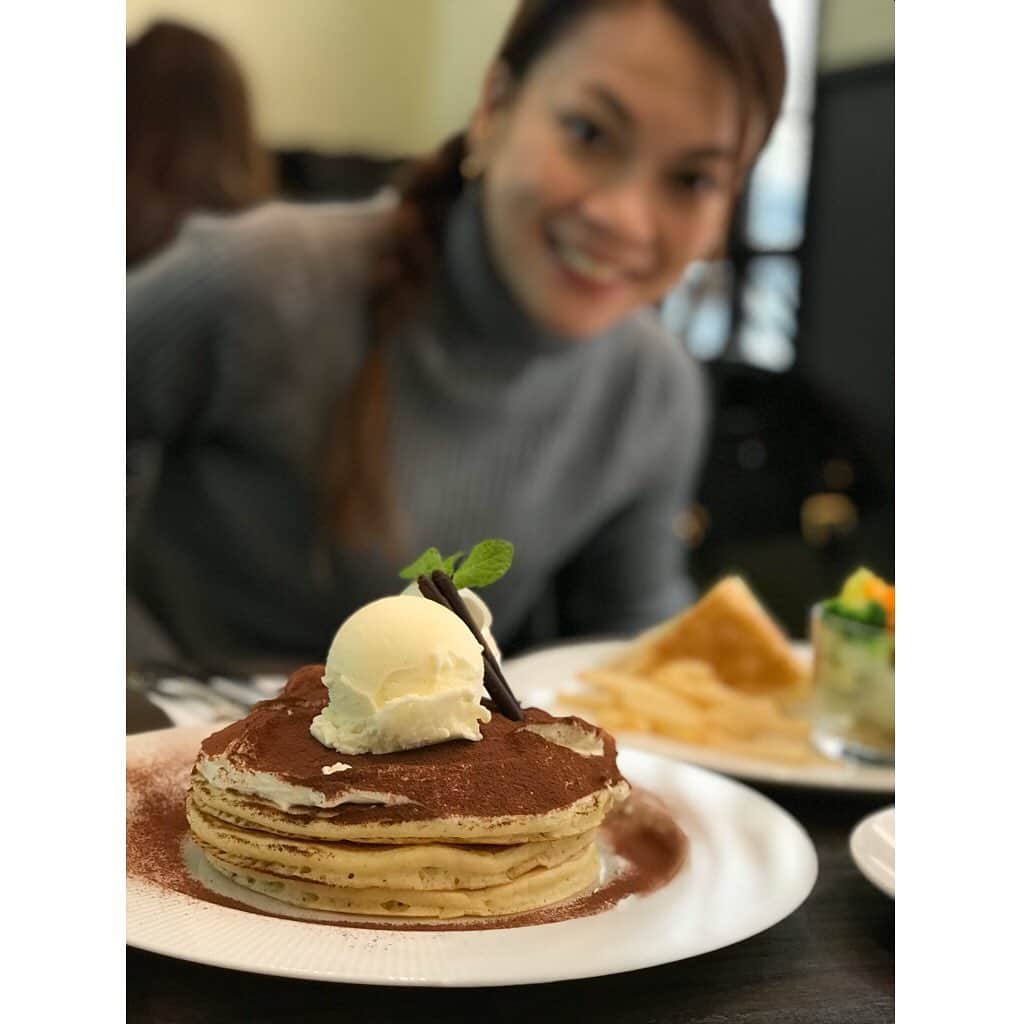 小柳ゆきのインスタグラム：「明日のFMFUJI「小柳ゆきImFunArea」は「番組最終回!! 私物大プレゼント・小柳感謝祭」です。 スタジオから皆さんに生電話します‼️ 携帯番号を書いてメールで応募してください🤗  yuki@fmfuji.jp  by STAFF」
