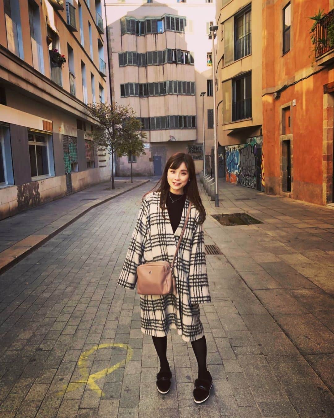 松雪彩花さんのインスタグラム写真 - (松雪彩花Instagram)「ただ街を歩く #barcelona🇪🇸 #walk」12月26日 19時35分 - ayakamatsuyuki