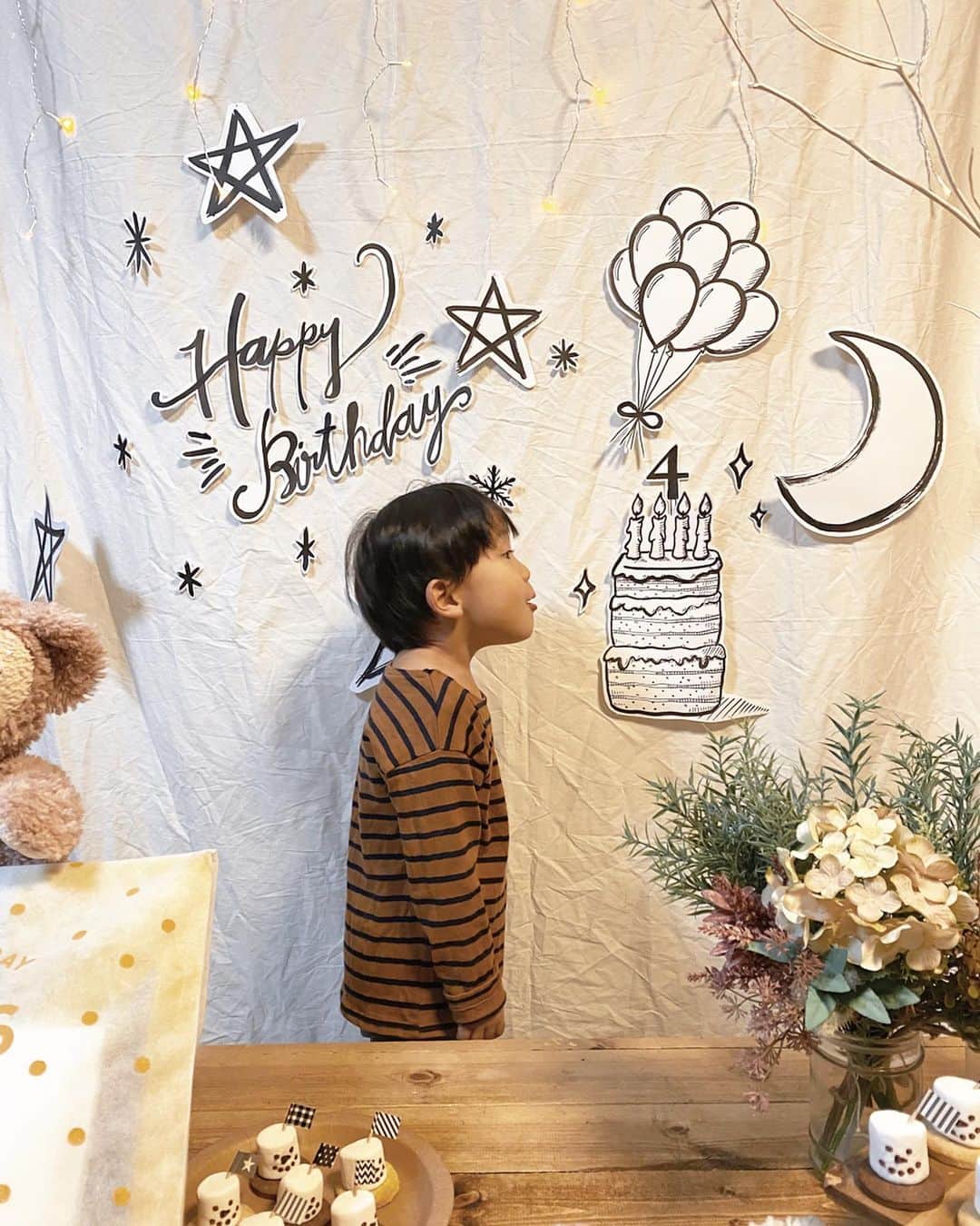 rats1316さんのインスタグラム写真 - (rats1316Instagram)「・ 2019.12.26 ・ Happy Birthday HARU 🎉🎁👦🏻 ・ ・ ・ 4歳になった波留👦🏻 目をキラキラさせて楽しい事や好きな事に集中する姿は見ていて頼もしいよ✨ ・ 素敵な1年にしようね🧚🏻‍♀️ 来年も力の限り母はお祝いするよ！ ・ ・ ・ #ママ#札幌ママ#北海道ママ#ママライフ#mamagirl#mamanoko#12月生まれ#4歳#子育て#男の子#男の子ママ#ベビフル#ママリ#コドモノ#コノビー#キズナ#こどものいる生活#happybirthday#誕生日#動物#party#1226#love#波留#料理#写真好きな人と繋がりたい#手作り#誕生日パーティー」12月26日 19時39分 - rats1316