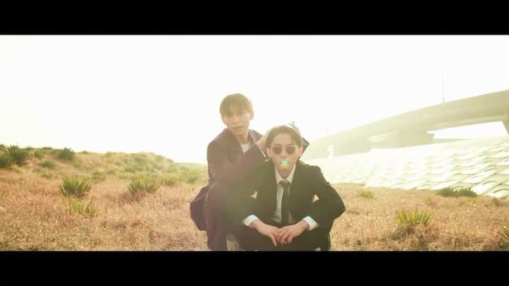 髙尾勇次のインスタグラム：「先日公開されました Taeyoung Boy さん DOPE! (Prod.Tepppei) のMVに出演させて頂きました。 世界観が爆発している作品 是非ご覧下さいませ☺︎ #taeyoungboy  Director @taiga373  Director of photography @tomo.bl2  Camera assistant @iiiiiiiiitinose  Lighting assistant @yueeichan  Hair&Make up @cocooosaki  Assistant director @gongoal_sakamoto  Production manager @satoru_mizuno_」