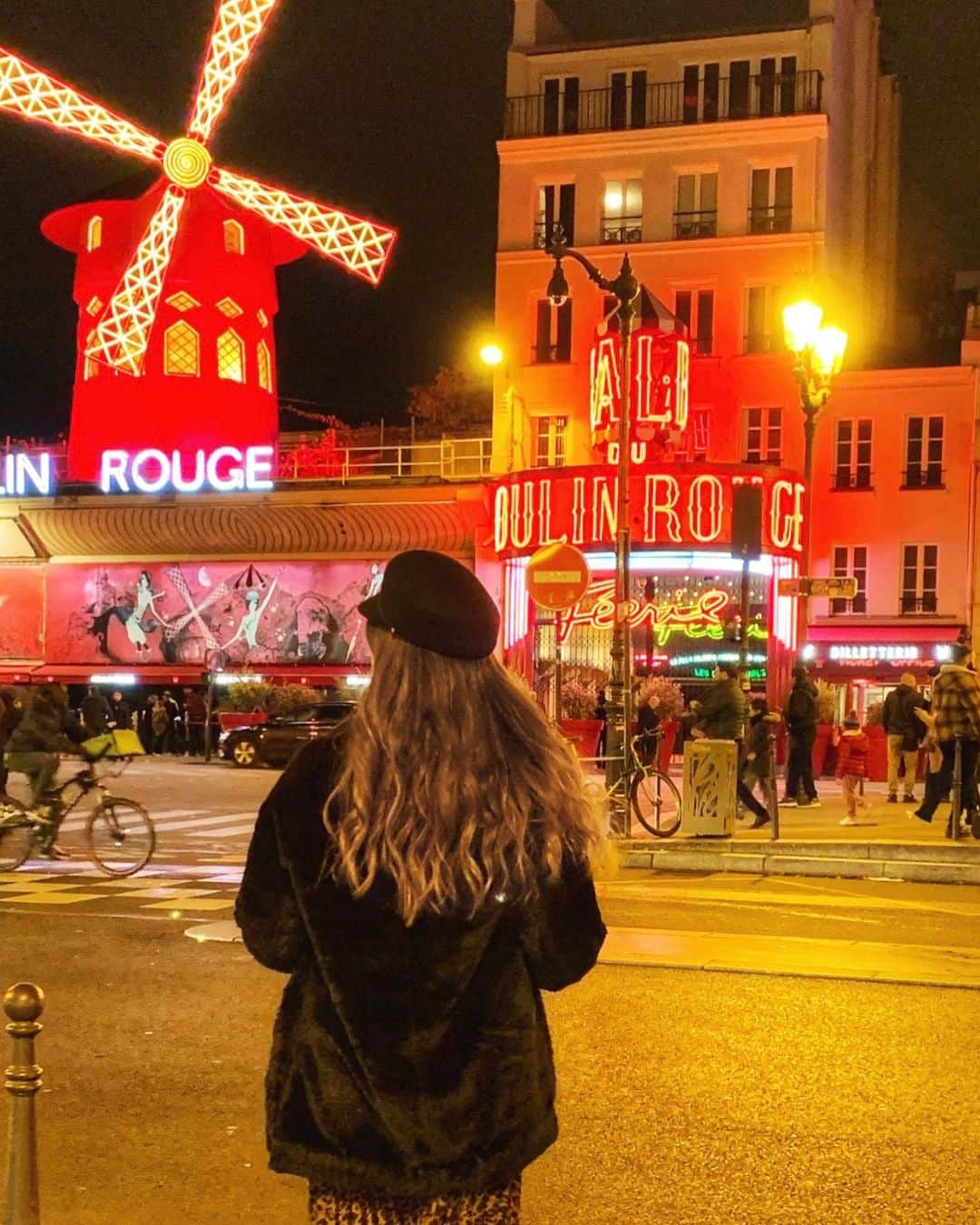 駄原杏里沙さんのインスタグラム写真 - (駄原杏里沙Instagram)「＊ 📍 Moulin Rouge in #france ・ ・ パリ夜観光のひとつキャバレー💃 もうね。。 本当すごくて感動した🥺💕💕 可愛くて、綺麗で、体も引き締まってて もう完璧すぎたしなによりダンスが 素敵だった👏👏 シャンパン🥂呑みながら 見れるんだけど 2時間ショーに夢中で全然飲まずに あっという間の時間でした❤️ これはもう一回みたいし 他のショーも見に行きたくなった👯‍♀️👯‍♀️ 本当おすすめ💓💓💓💓 #france#france🇫🇷#travel#paris  #moulinrouge#dance#showtime  #cabaret#travel#tabijyo#camera #l4like #followme #ムーランルージュ  #パリ#フランス#パリ旅行#キャバレー #ショー#ディナー#パリ女子旅 #贅沢な時間#感動#旅行好きな人と繋がりたい #いいね#いいね返し#フォロミー」12月26日 19時52分 - arisadahara_bl8m