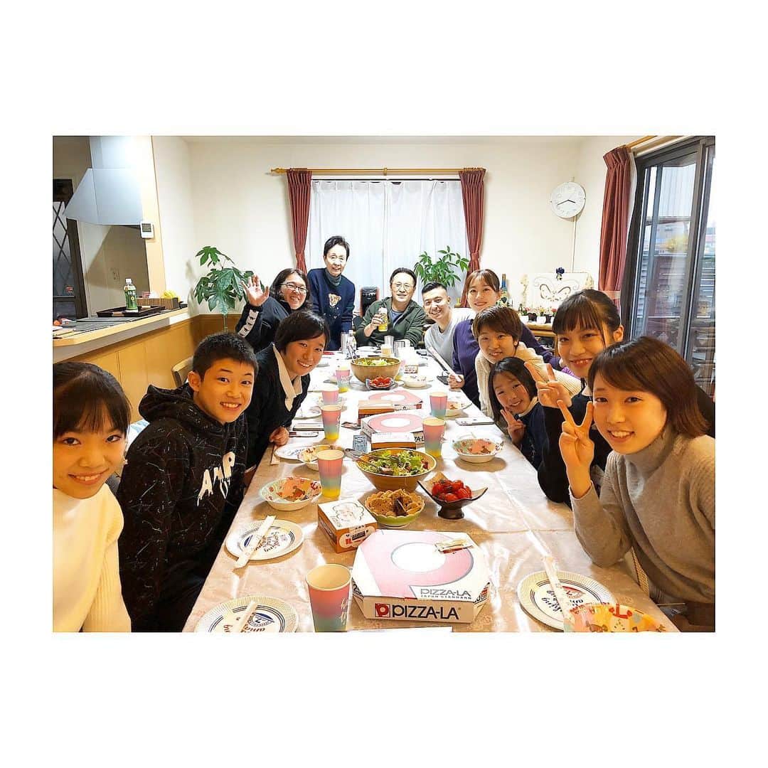 寺内健のインスタグラム：「コーチ宅で忘年会。来年に向け良い締めが出来ました。 #diving #jss #mikihouse」