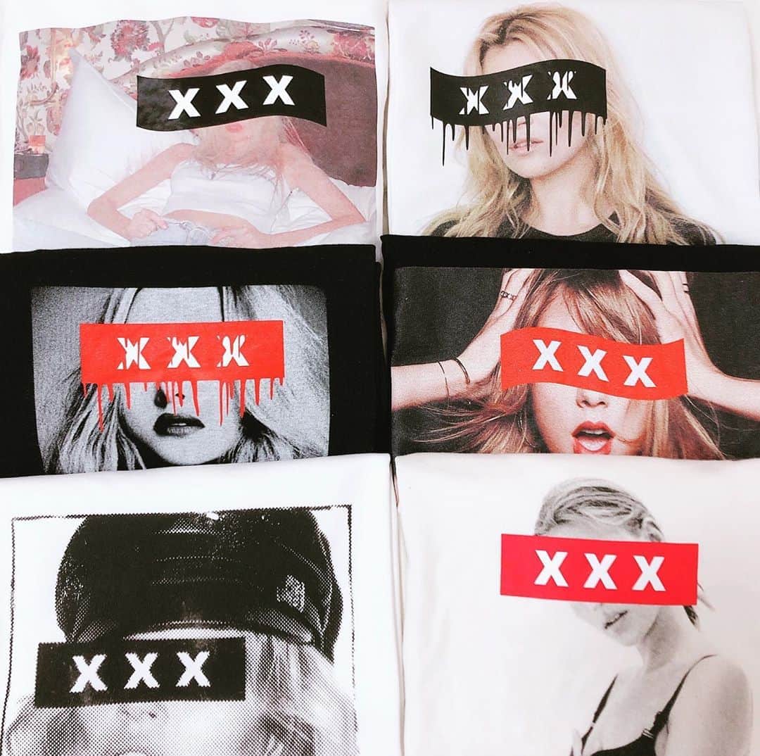 のインスタグラム：「好きな物…︎💕︎ ・ l ❤️GOD SELECTION XXX 大掃除に疲れたから 並べて目の保養してる。なう あぁ…好き❤️ ・ ・ #ゴッドセレクション #トリプルエックス  #godselectionxxx  #godselection」