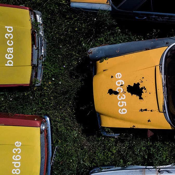 HYPEBEASTさんのインスタグラム写真 - (HYPEBEASTInstagram)「@hypebeastart: French artist @zoerism and the Nouvelle Aquitaine region of France have unveiled ‘Solara,’ a color chart painted atop 144 different wrecked cars in France’s oldest scrapyard. Each one has been carefully numbered with different hexagonal codes to represent each individual car’s color in Zoer’s larger custom color chart system. When looked at individually, each car is a work of art in its own right, but when looked at from an aerial view, it can be seen that each vehicle is but a pixel in a larger composition.⁠⠀ Photo: Zoer」12月26日 20時15分 - hypebeast