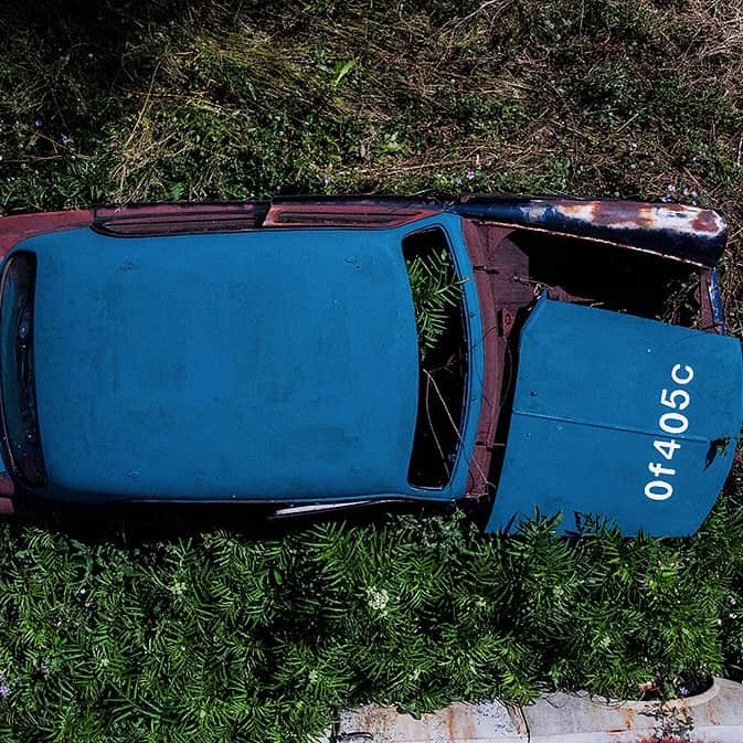 HYPEBEASTさんのインスタグラム写真 - (HYPEBEASTInstagram)「@hypebeastart: French artist @zoerism and the Nouvelle Aquitaine region of France have unveiled ‘Solara,’ a color chart painted atop 144 different wrecked cars in France’s oldest scrapyard. Each one has been carefully numbered with different hexagonal codes to represent each individual car’s color in Zoer’s larger custom color chart system. When looked at individually, each car is a work of art in its own right, but when looked at from an aerial view, it can be seen that each vehicle is but a pixel in a larger composition.⁠⠀ Photo: Zoer」12月26日 20時15分 - hypebeast