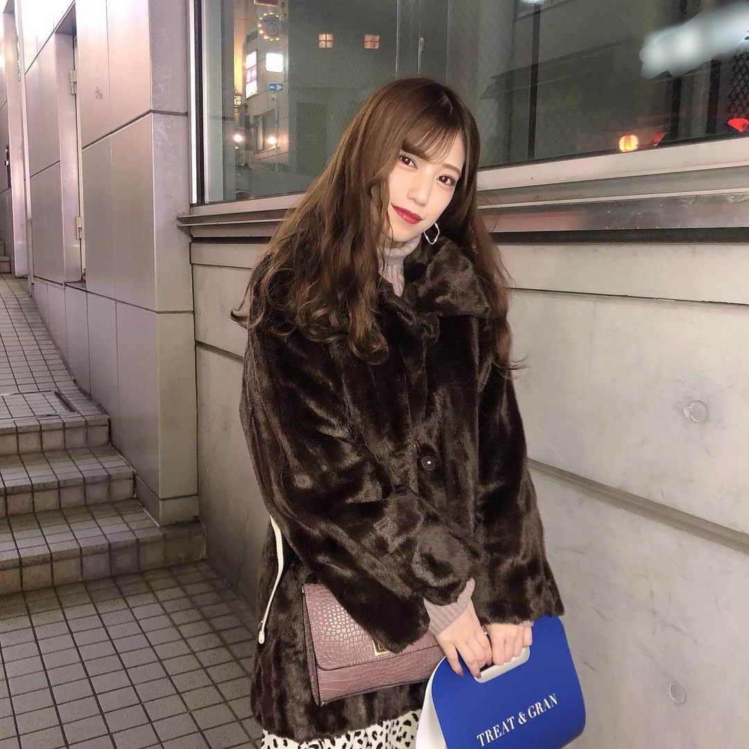 リリーブラウン♡ファーコート 飯泉吏南さんのインスタグラム写真 