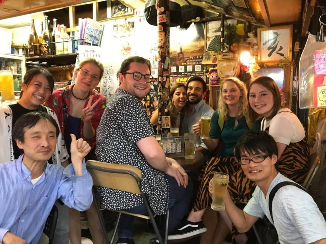 MagicalTripのインスタグラム：「Hello! This is Magical Trip @magicaltripcom. We’ve been introducing the experiences we are offering in Osaka 🇯🇵 Let’s get straight into another tour  offered in Osaka today! We picked * * 【Osaka Bar Hopping Night Tour】for the last post in Osaka🍻  This tour is one of the oldest tours of Magical Trip actually. The bar hopping is our soul!🍺🍺🍺We offer this kind of bar hopping tours in Tokyo, Kyoto, Osaka, Hiroshima, Sapporo, Yokohama in Japan! But definitely Osaka one is something special! * * What makes it so special? * ① The food is amazing. ② The people are outgoing and funny. ③ The atmosphere of the city is so exciting! * And, on this tour, we are going to ① Hop through 3 local bars in this nightlife food tour, Osaka with a friendly local guide. ② Enjoy tasty local food and drinks in the unique atmosphere of Namba district. ③ Discover Osaka's hidden nightlife food alleys where locals dine and drink.  If you want to fully enjoy your time in Osaka, definitely find a local guide. I’d say the best thing about Osaka is the people. Nice, fun, outgoing guides are waiting to show you their hometown, Osaka! Please find a local guide on our website :) Magical Trip @magicaltripcom  #magicaltrip #magicaltripcom #magicaltripjapan #japantravel #japantrip #japantours #osakatrip #osakatravel #osakatours #osakanight #osakanightlife #osakanightout #osakafood #takoyaki #okonomiyaki #kushikatsu #dotonbori #shinsekai #namba #osakacastle #osakacafe #osakafoodie #osakaeats #osakagourmet #osakastreet #osakabarhopping #barhoppinginjapan #kyototour #japanbeer #sake」