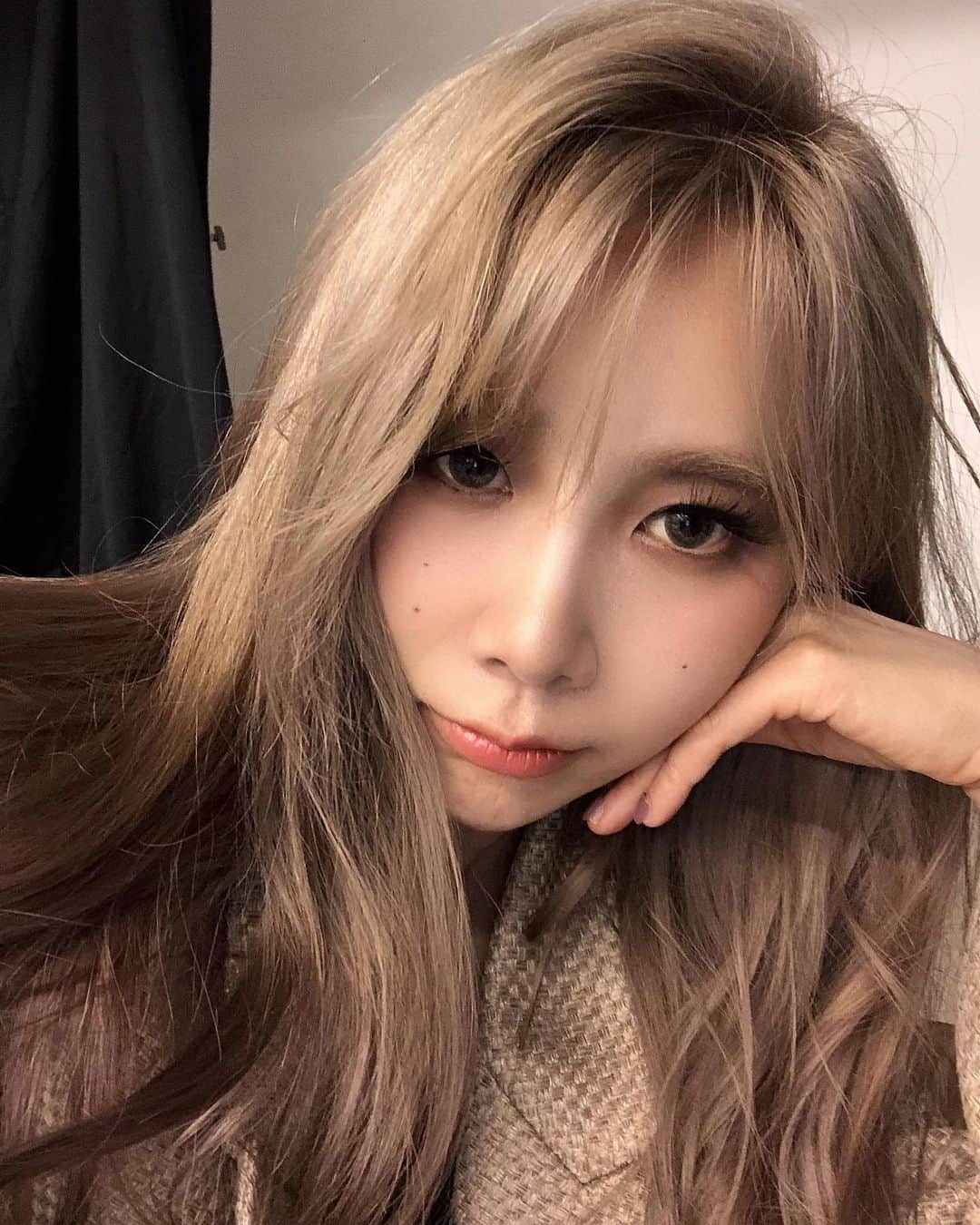 ジェアのインスタグラム：「빤히.... 아이컨텍 👀」