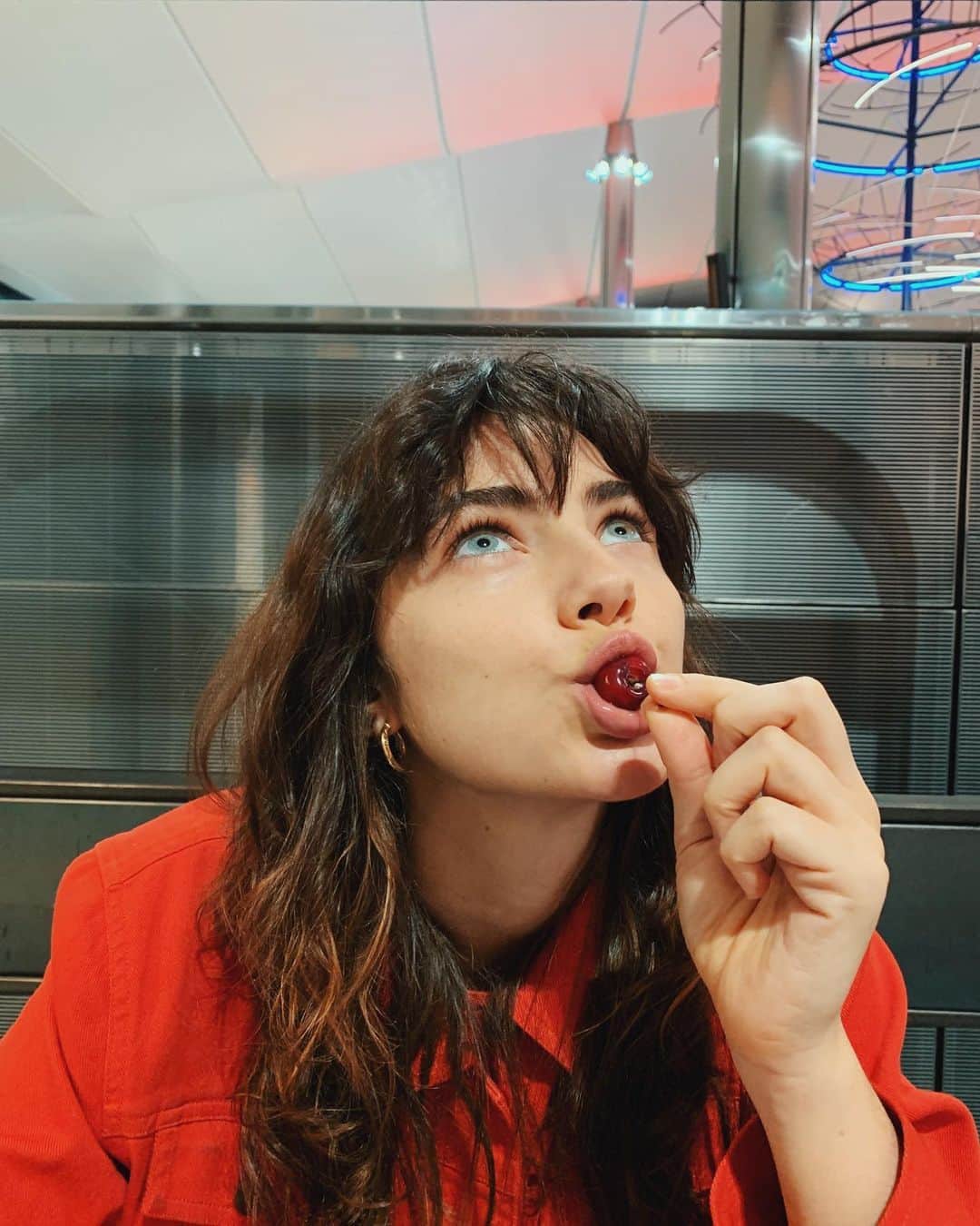 Amelia Zadroのインスタグラム：「🌙🍒💦」