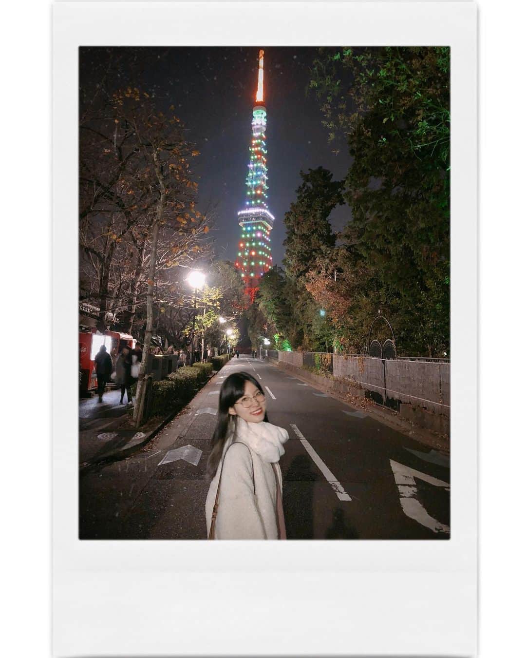 谷口めぐさんのインスタグラム写真 - (谷口めぐInstagram)「東京タワーが綺麗に見える隠れスポット パパに教えてもらった🗼✨ #東京タワー #ライトアップ #クリスマス #夜景  #昨日載せれなかったので、、」12月26日 21時46分 - o_megu1112