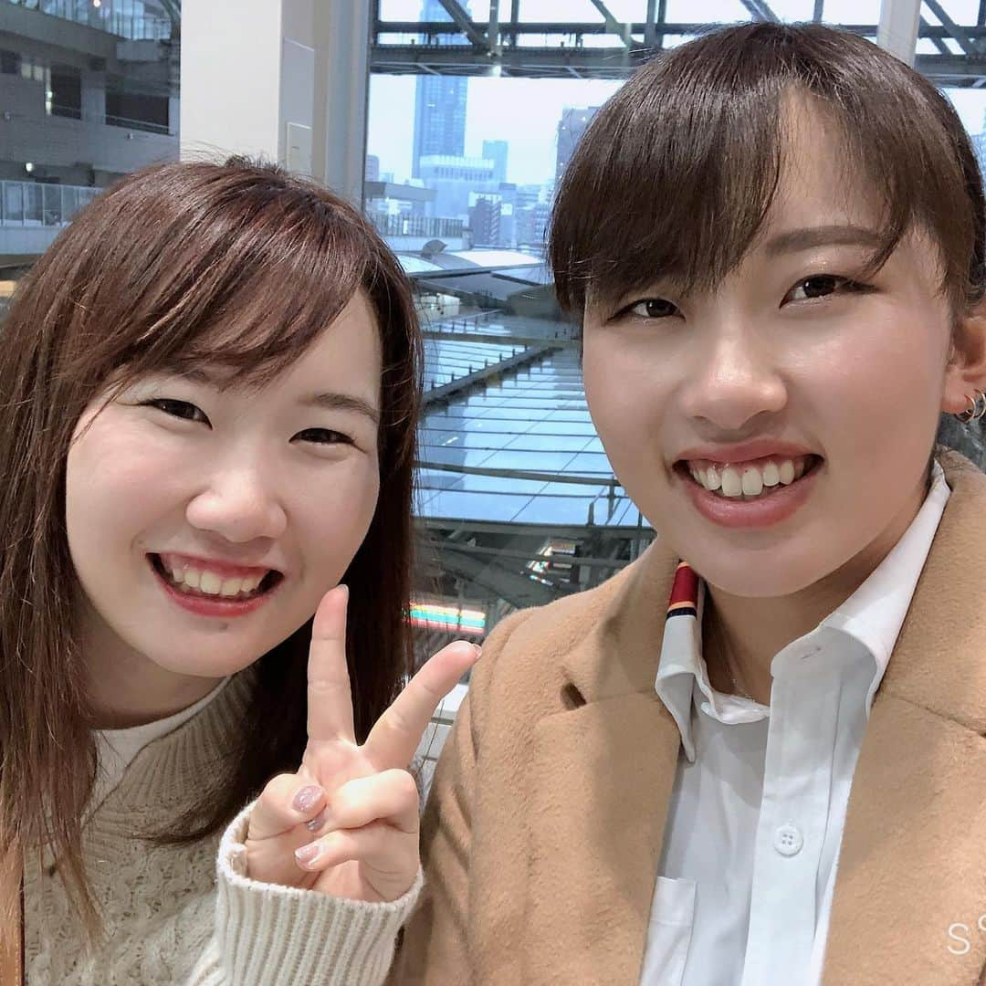 竹山佳林さんのインスタグラム写真 - (竹山佳林Instagram)「今日は @asukaishikawa_piyo のリクエストで甘いものを食べに梅田へ🥞 ・ 美味しく食べて、行くあてもなくふらついて、途中で急に目的ができて… 自由な時間で楽しかったです💫笑 ・ 幸せそうな顔がとても可愛らしかったので載せておきますね😏 #休日 #デザート #梅田カフェ #パンケーキ #買い物  #一応先輩後輩  #今日で #女子力が上がった #らしいです #笑」12月26日 21時56分 - karin.takeyama