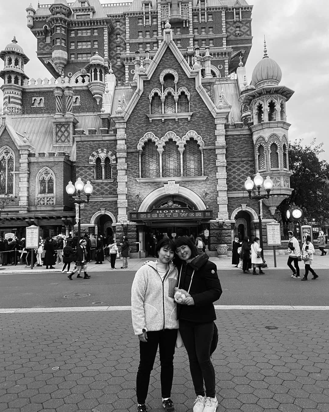 長野未祈さんのインスタグラム写真 - (長野未祈Instagram)「I WENT TO TOKYO DISNEY SEA🐭🌍 IT WAS AMAZING♡♡♡♡♡♡ 東京ディズニーシーに行ってきました！タワー・オブ・テラー2回乗れました👀やったね❤️ #1226 #happybirthdaymybro #turned14」12月26日 21時57分 - minorinagano