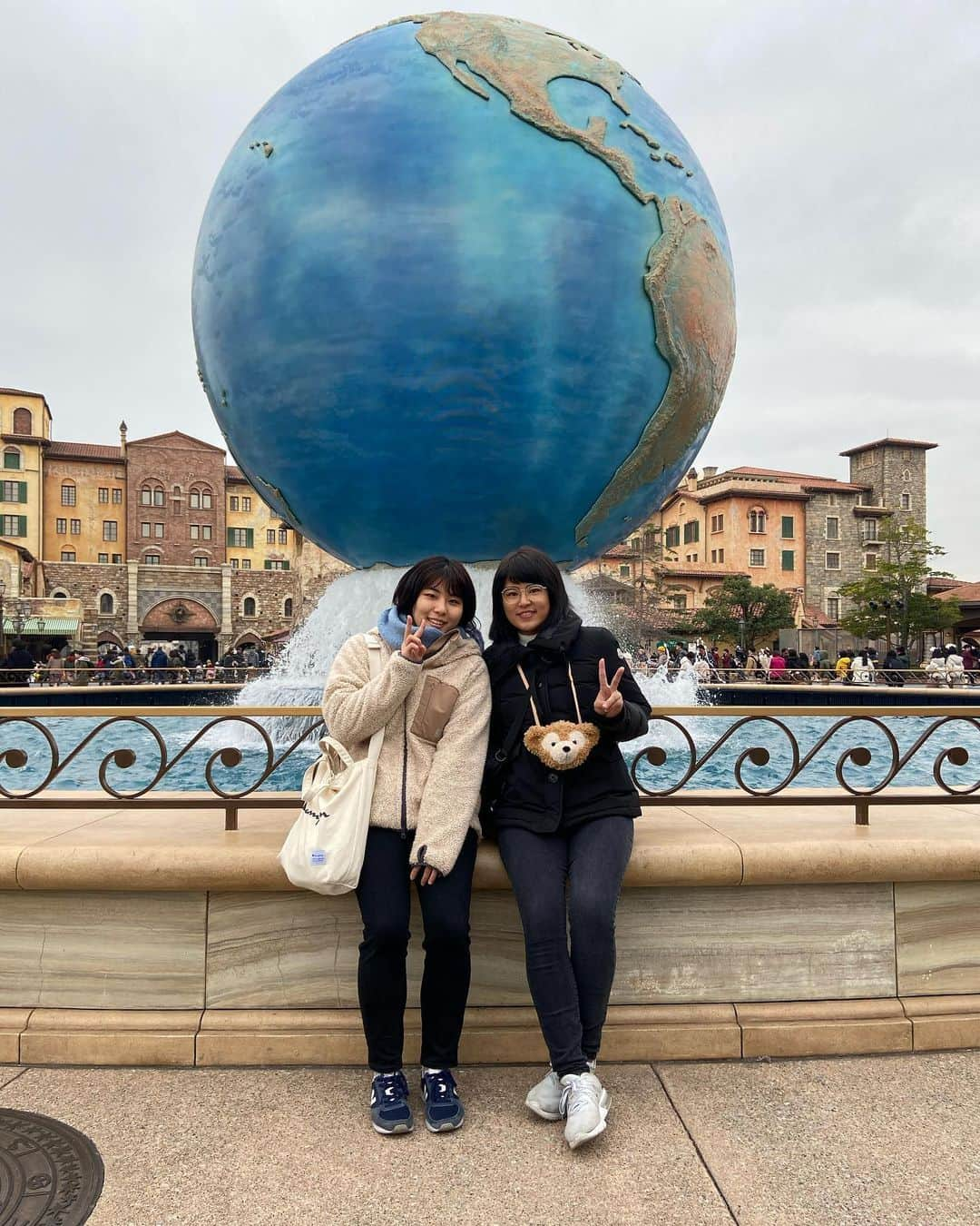 長野未祈さんのインスタグラム写真 - (長野未祈Instagram)「I WENT TO TOKYO DISNEY SEA🐭🌍 IT WAS AMAZING♡♡♡♡♡♡ 東京ディズニーシーに行ってきました！タワー・オブ・テラー2回乗れました👀やったね❤️ #1226 #happybirthdaymybro #turned14」12月26日 21時57分 - minorinagano