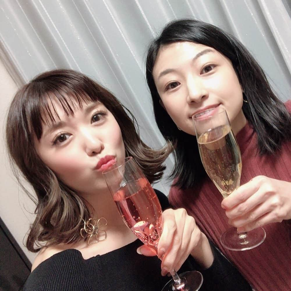 長江愛美さんのインスタグラム写真 - (長江愛美Instagram)「LOVE MY FRIEND👩🏻‍🦰❤️👩🏻 2019お世話になりました🙇‍♀️ 来年も仲良くしてね🥂 出会えてよかった✨ #friends #女優 #友達 #仲良し #party #happy #さぁや」12月26日 22時09分 - manamin.512