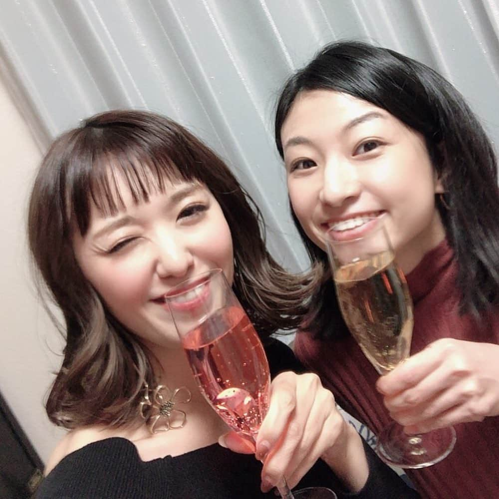 長江愛美さんのインスタグラム写真 - (長江愛美Instagram)「LOVE MY FRIEND👩🏻‍🦰❤️👩🏻 2019お世話になりました🙇‍♀️ 来年も仲良くしてね🥂 出会えてよかった✨ #friends #女優 #友達 #仲良し #party #happy #さぁや」12月26日 22時09分 - manamin.512