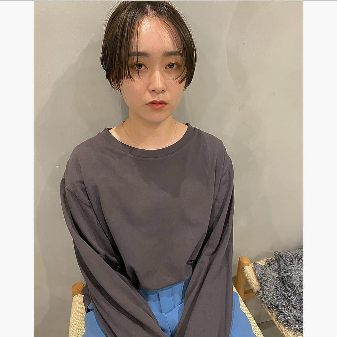 Yanagihara Hirokiさんのインスタグラム写真 - (Yanagihara HirokiInstagram)「出張の際に前回はボブ ・ 今回はショートに✂︎ ・ カラーは @hue_color  こうやって切りに来てくれるって本当に嬉しい。 ・ #ボブ#ショート #ハンサムショート#ショートボブ#ナチュラル#お洒落」12月26日 22時19分 - yanagihara_hiroki