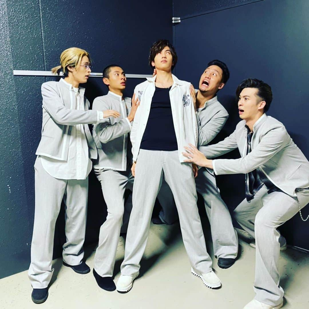 荒井敦史さんのインスタグラム写真 - (荒井敦史Instagram)「まじで最高だよ！お前ら！ #therampage  #ハイロー #worst #鳳仙 御来場感謝です！」12月26日 22時46分 - atsushi_arai_